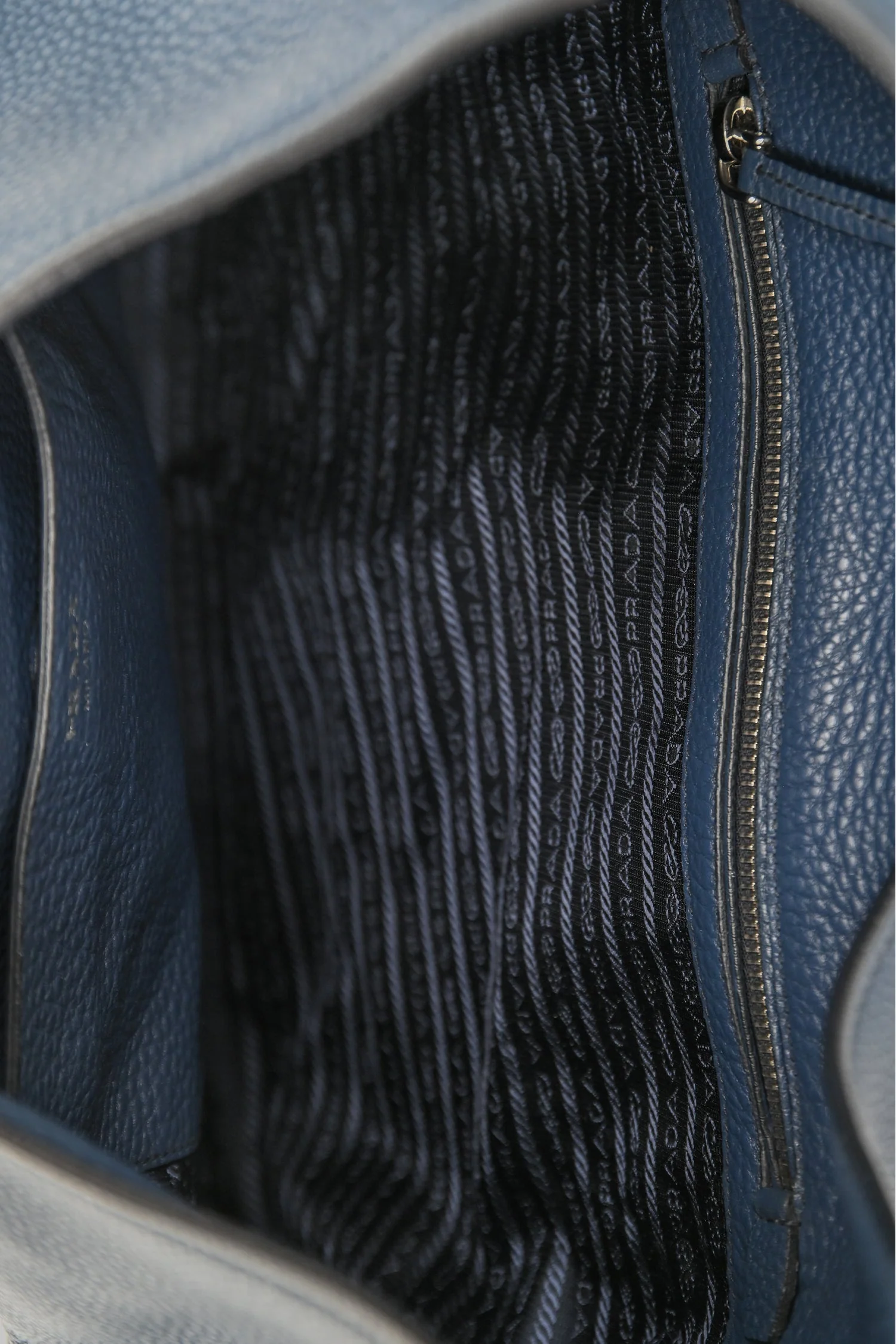 Prada Blue Leather Vitello Corsica Pocket Hobo Bag - Image 6