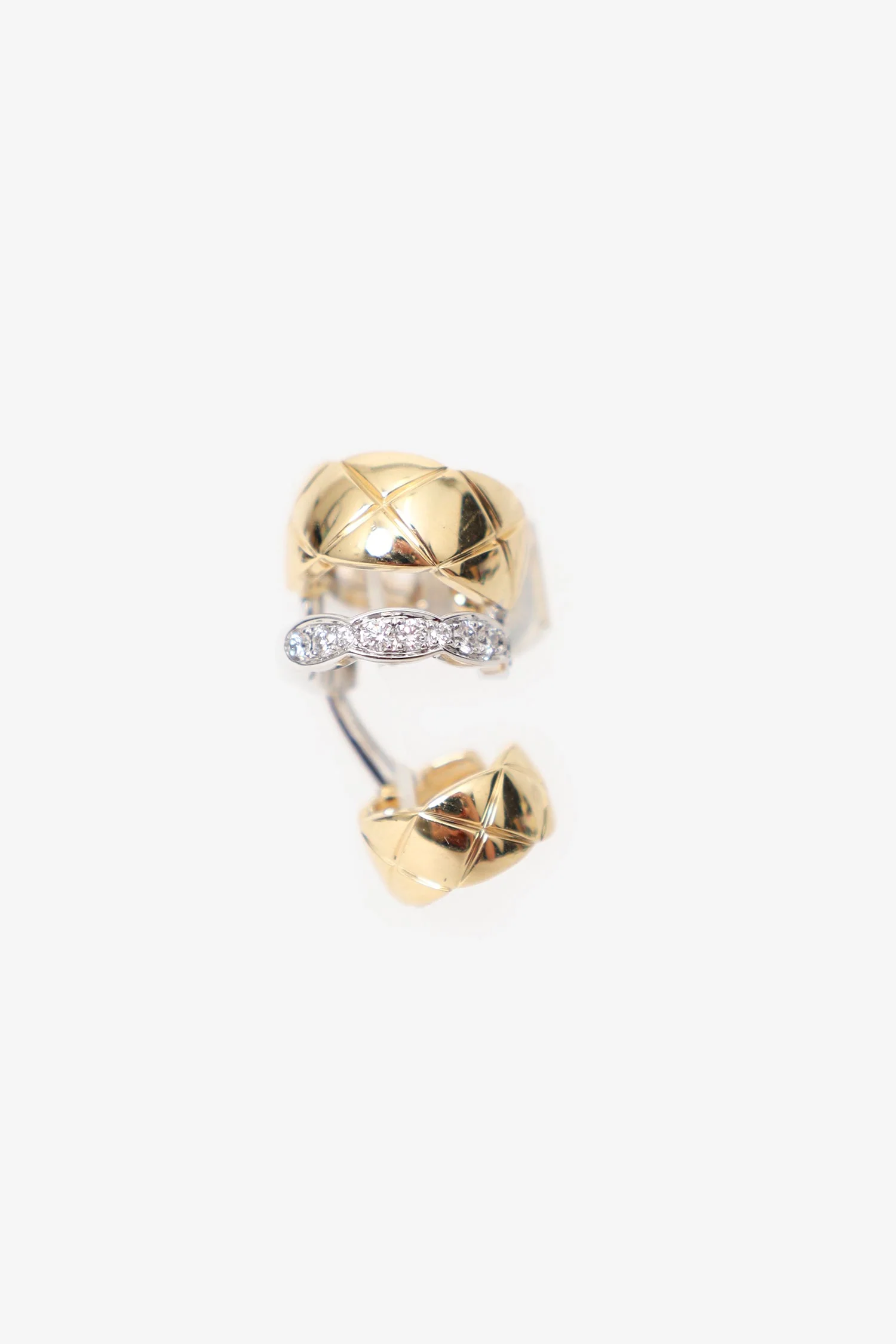 Pre-Loved Chanel™ 18K Gold Coco Crush Quilted Motif Earrings - Image 3