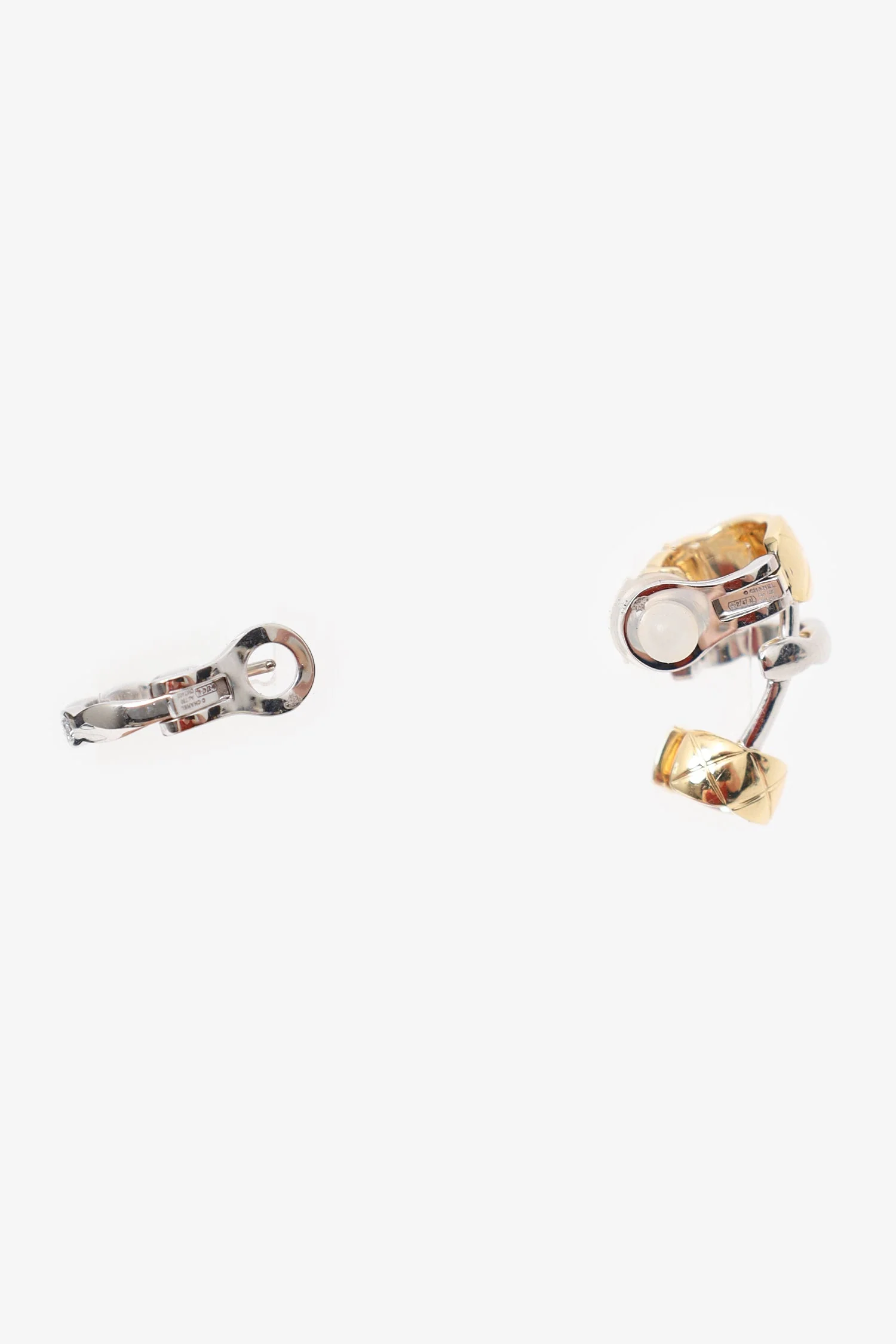 Pre-Loved Chanel™ 18K Gold Coco Crush Quilted Motif Earrings - Image 4
