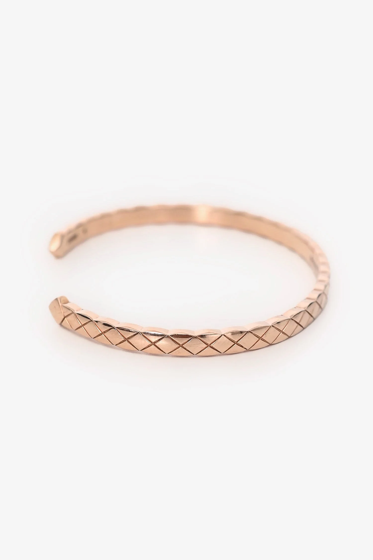 Pre-Loved Chanel™ 18k Rose Gold Coco Crush Quilted Bangle Size S - Image 2
