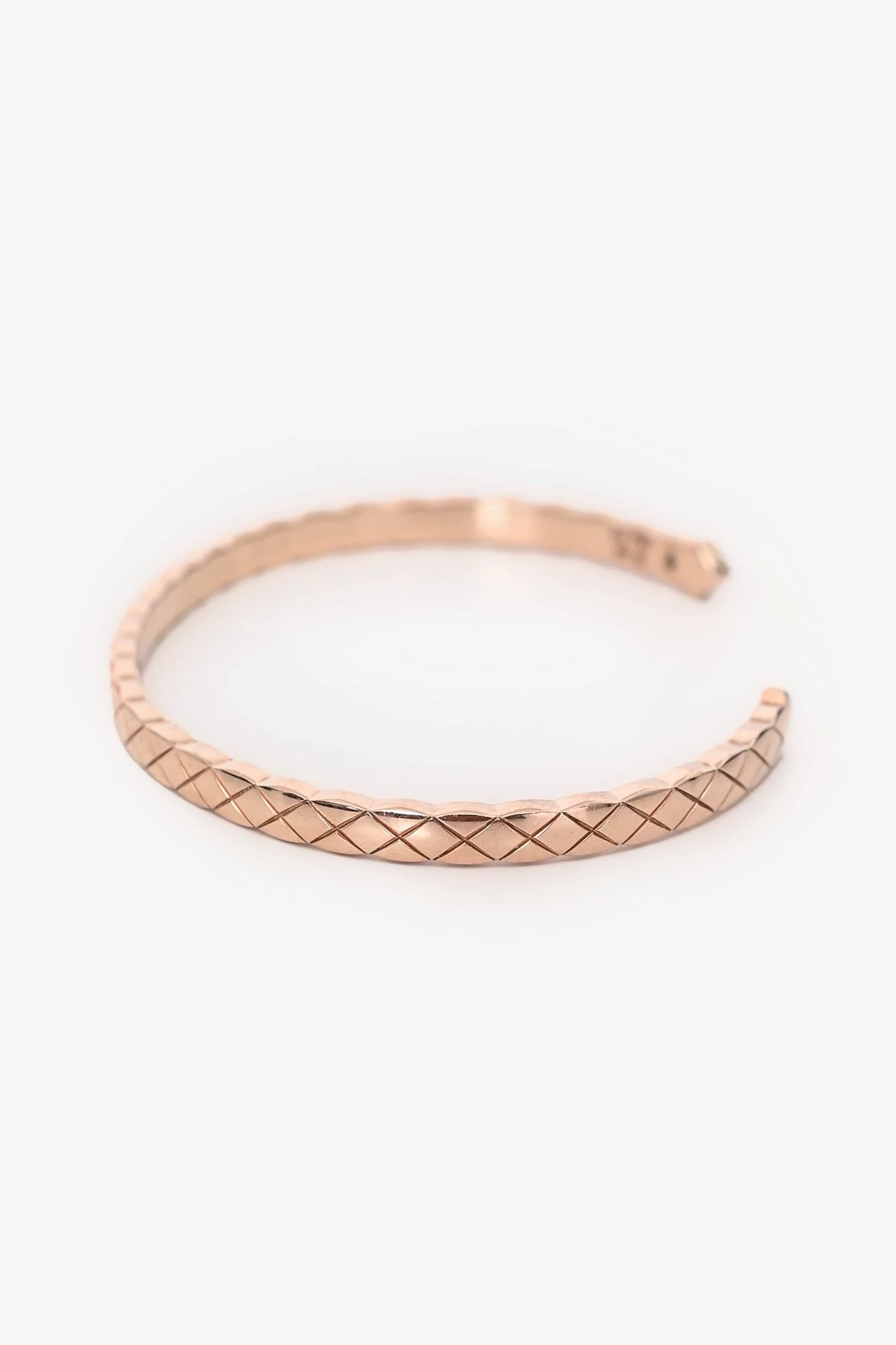 Pre-Loved Chanel™ 18k Rose Gold Coco Crush Quilted Bangle Size S - Image 4