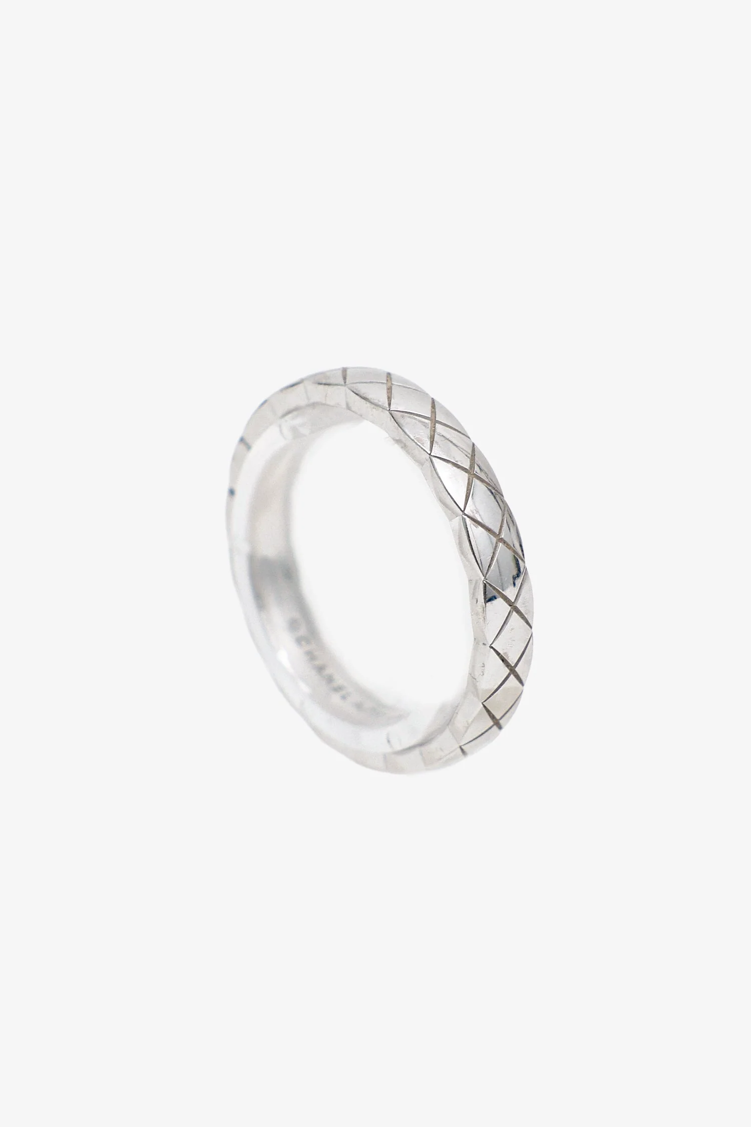 Pre-Loved Chanel™ 18k White Gold Small Coco Crush Band Ring Size 54 - Image 4