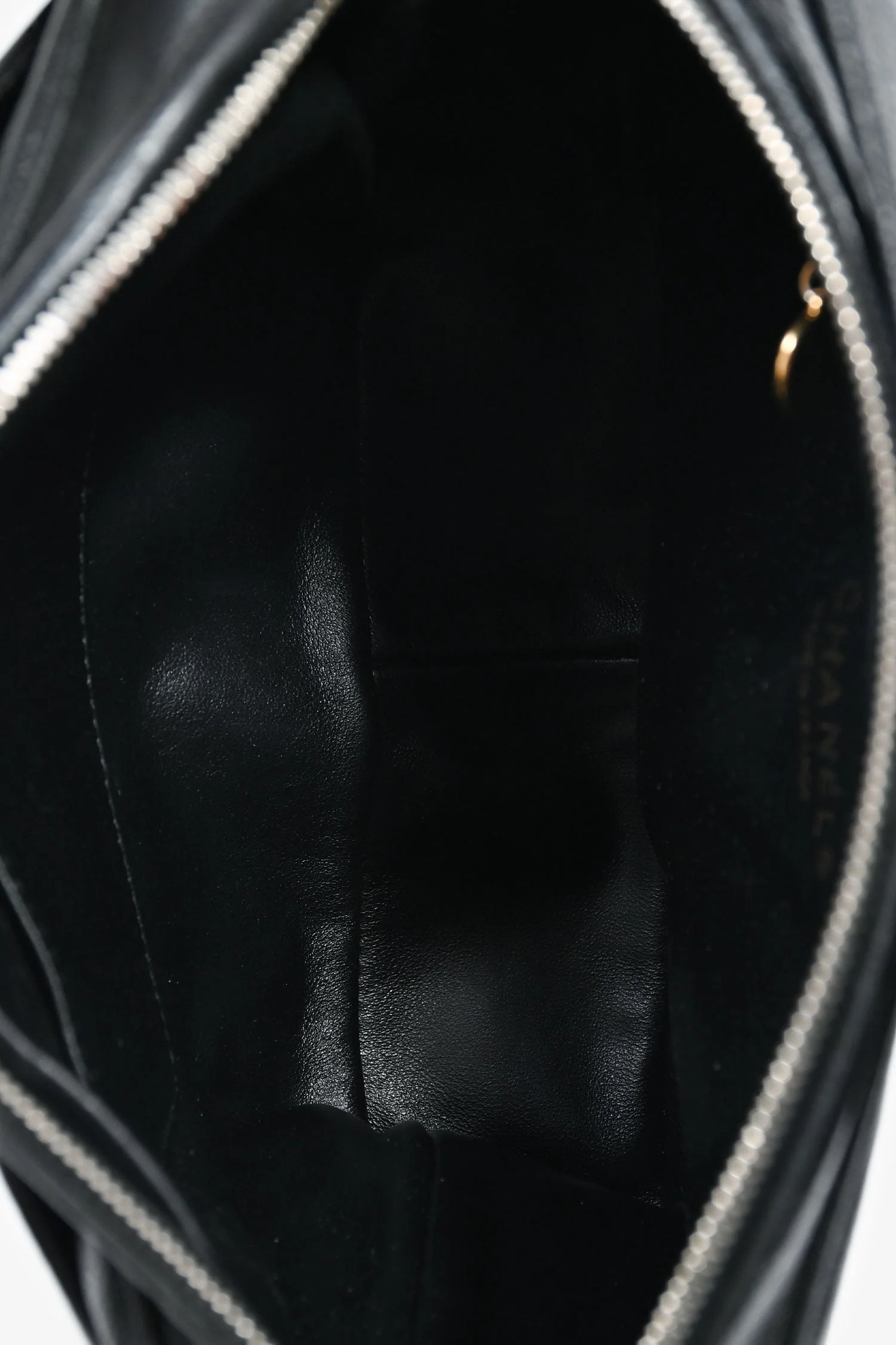 Pre-Loved Chanel™ 1986-1988 Black Caviar Leather Triple CC Logo Crossbody - Image 7