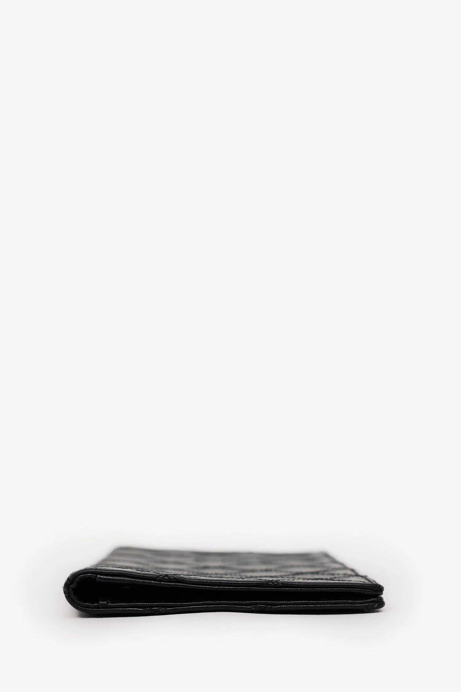 Chanel™ 1989-91 Black Quilted Leather Bi-Fold Chequebook Holder (Pre-Loved) - Image 3
