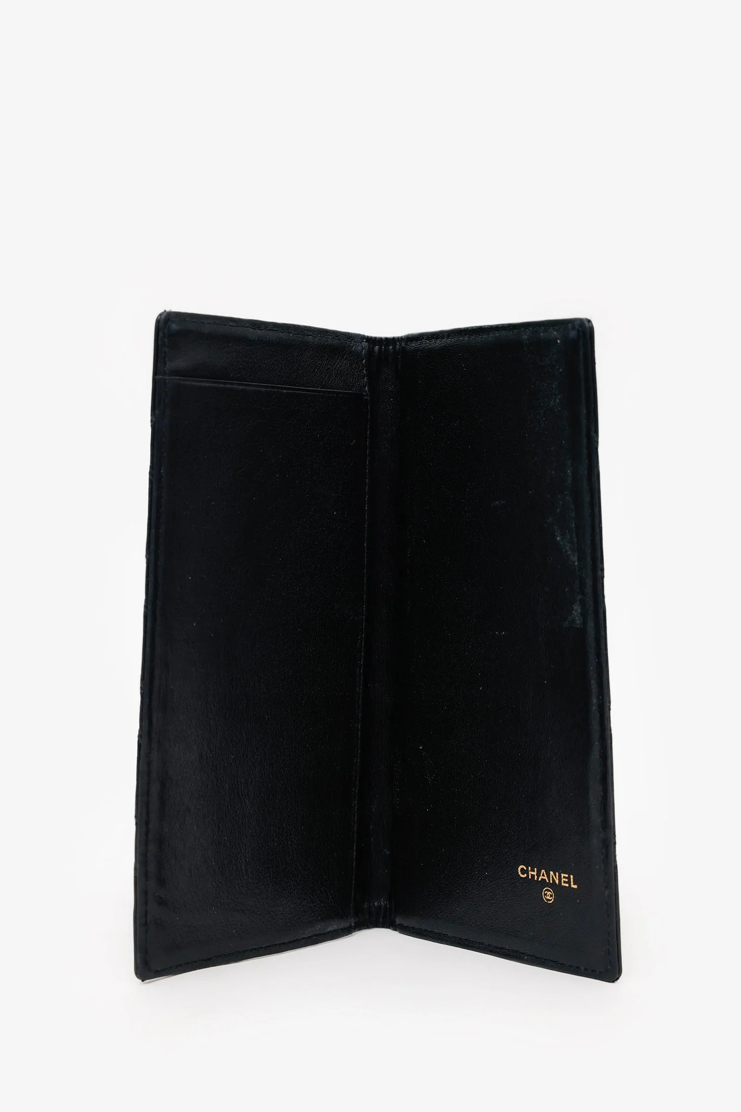 Chanel™ 1989-91 Black Quilted Leather Bi-Fold Chequebook Holder (Pre-Loved) - Image 6