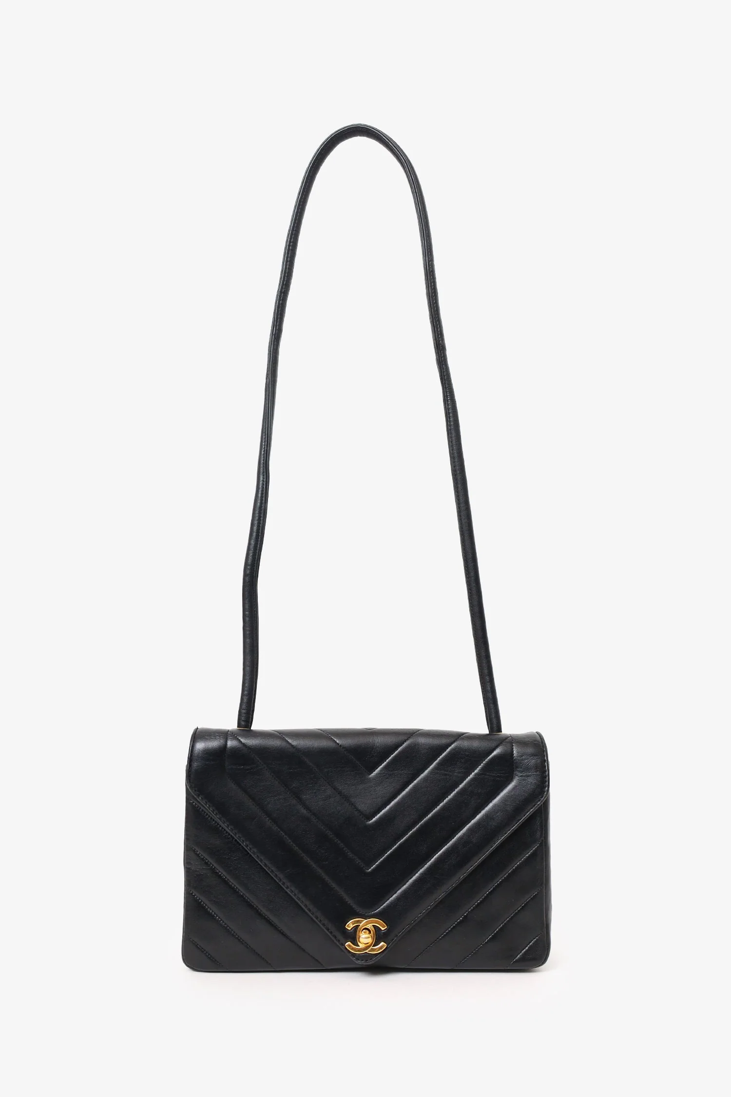 Pre-Loved Chanel™ 1991-94 Black Chevron Leather Medium Envelope Flap Bag (Refurbished) - Image 6