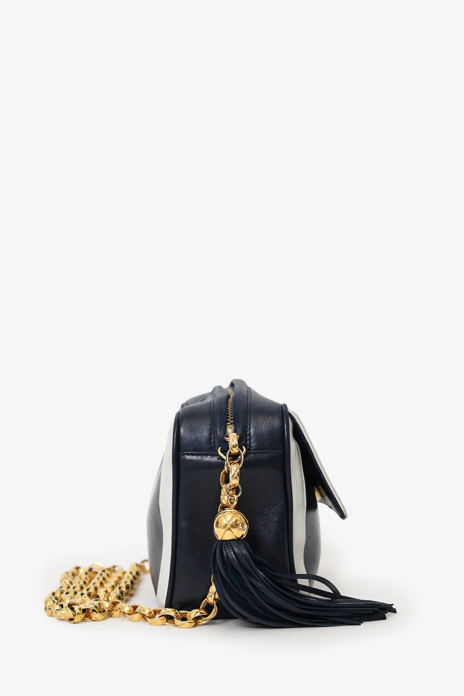 Pre-Loved Chanel™ 1991-94 Navy Lambskin Tassel CC Chain Camera Bag - Image 3