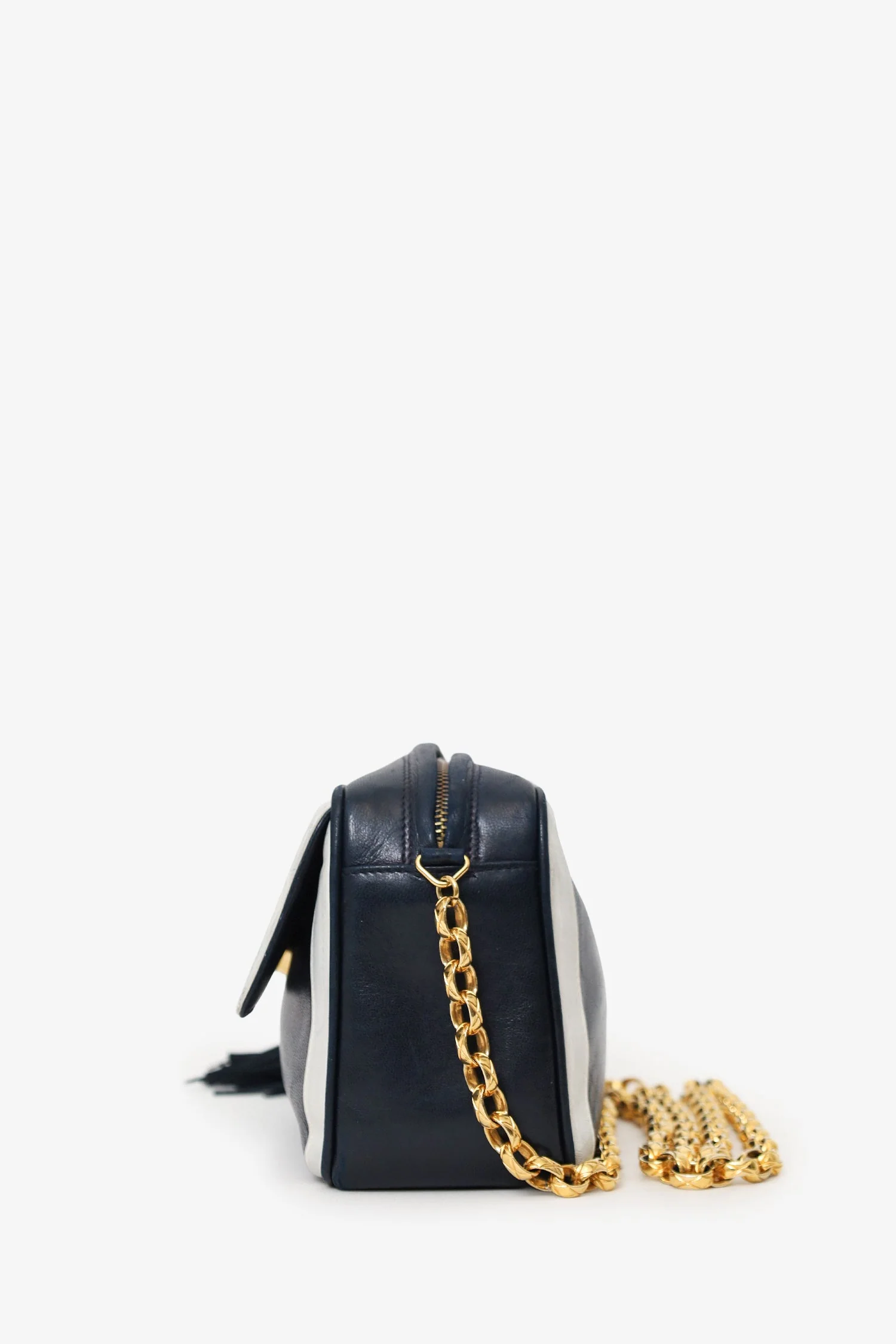 Pre-Loved Chanel™ 1991-94 Navy Lambskin Tassel CC Chain Camera Bag - Image 4