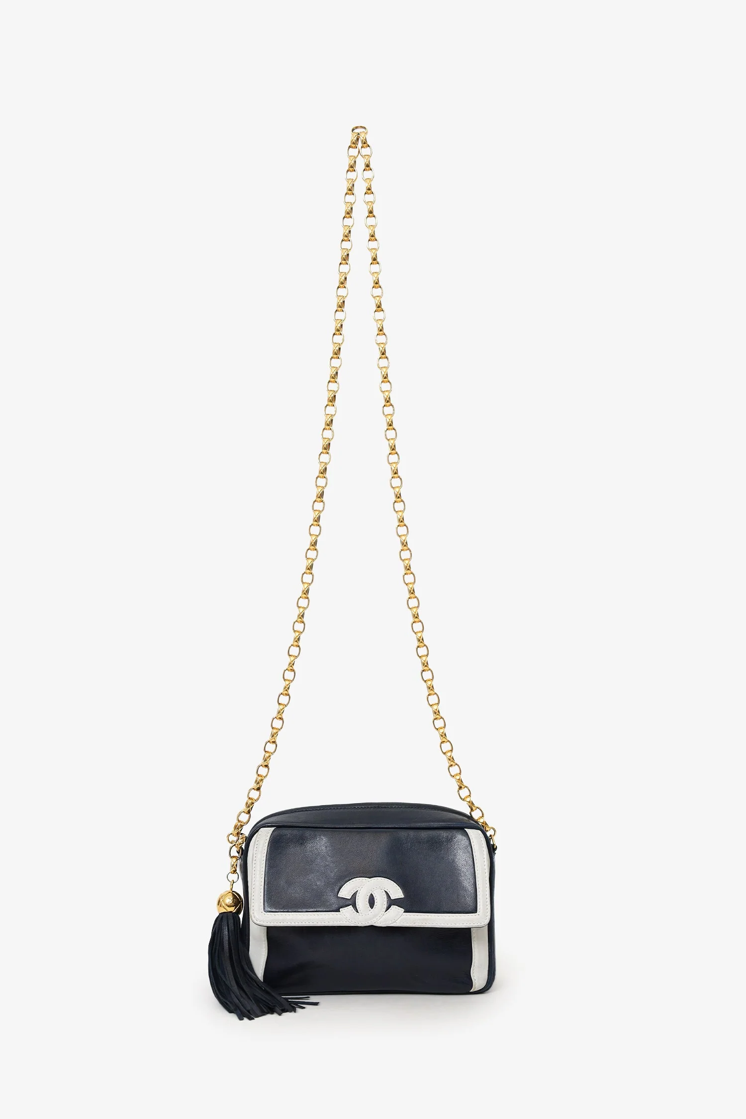 Pre-Loved Chanel™ 1991-94 Navy Lambskin Tassel CC Chain Camera Bag - Image 6