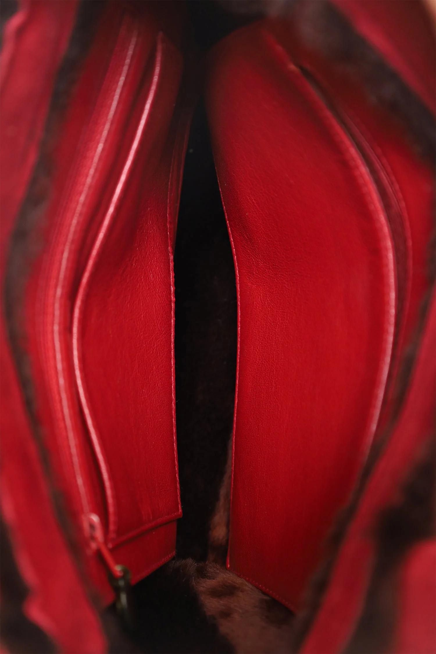 Pre-Loved Chanel™ 1997-99 Red Suede Fur Trimmed Mini Tote - Image 7