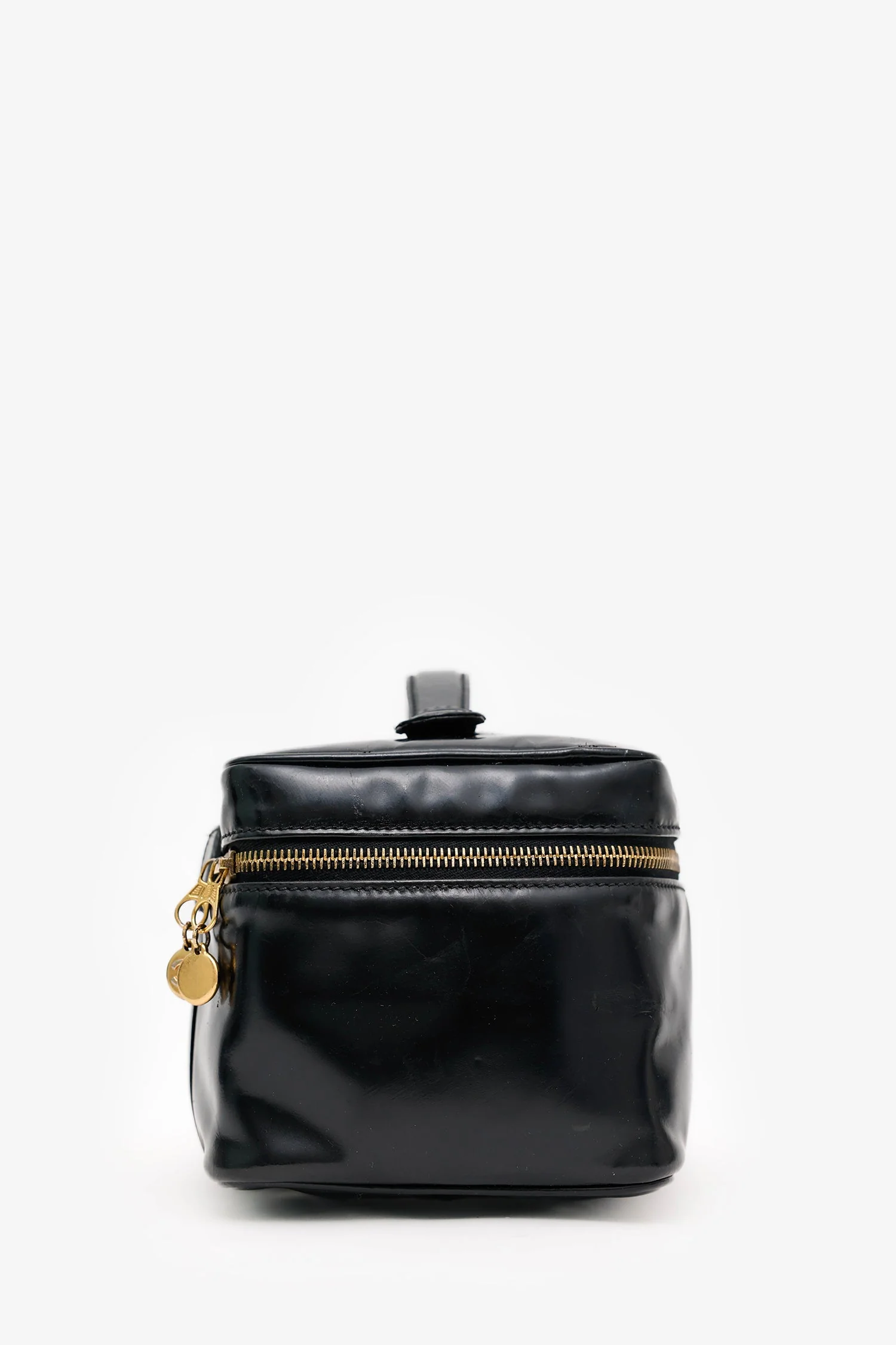 Chanel™ 1997-99 Refurbished Black Patent Leather Large CC Vanity Case (Pre-Loved ) - Image 2