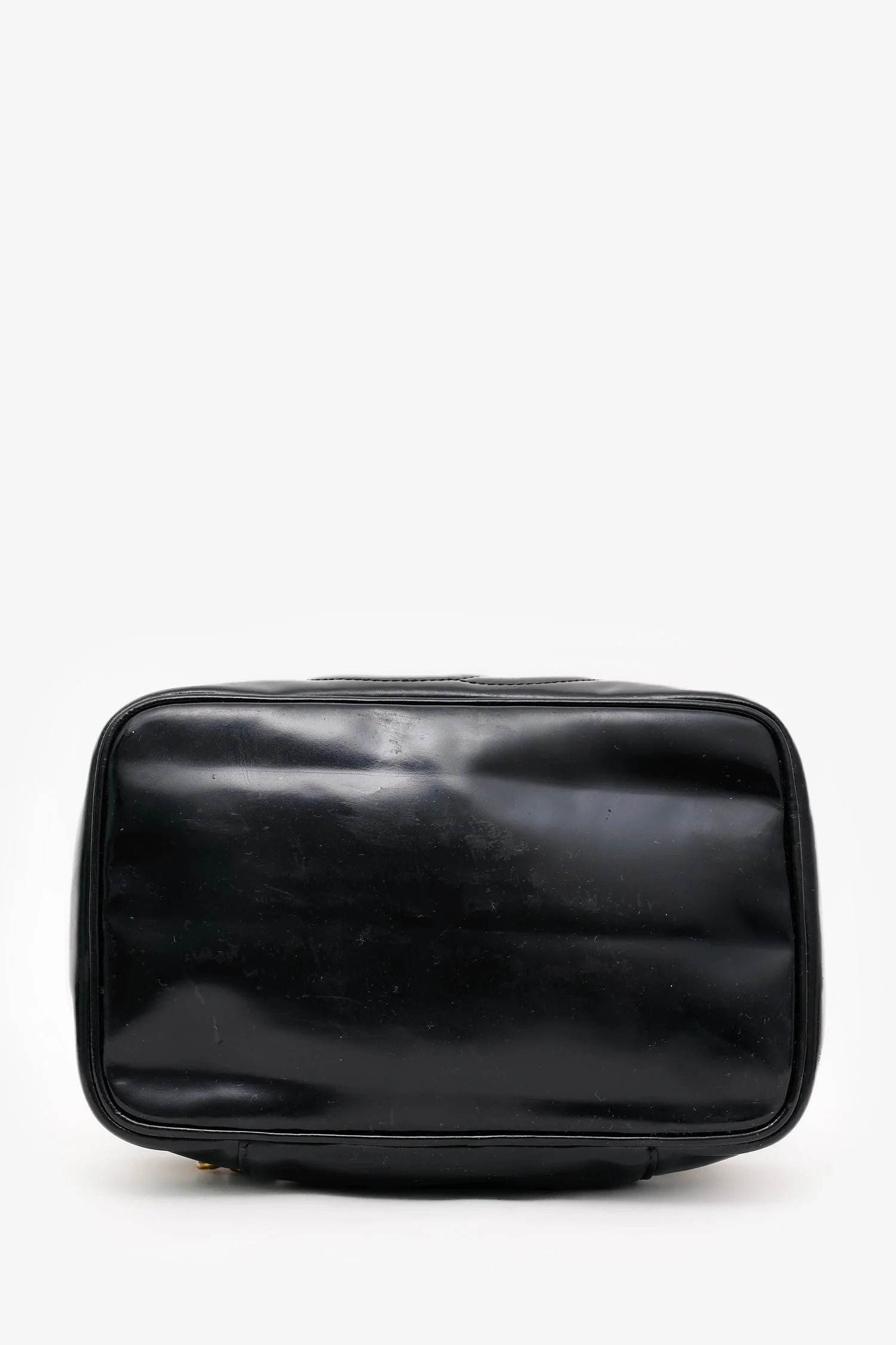 Chanel™ 1997-99 Refurbished Black Patent Leather Large CC Vanity Case (Pre-Loved ) - Image 5