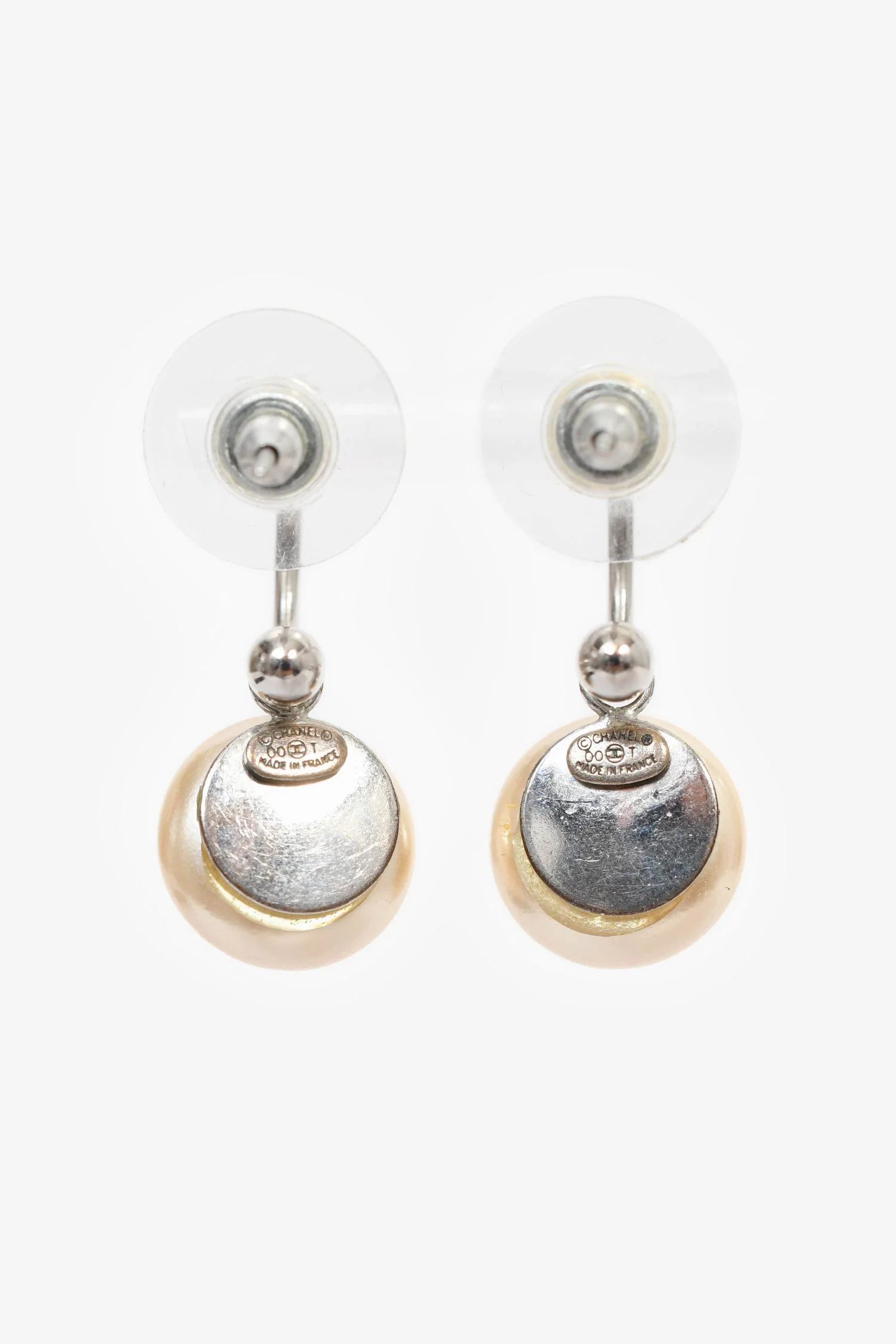 Pre-Loved Chanel™ 2000 Silver Toned Faux Pearl Drop Earrings - Image 2