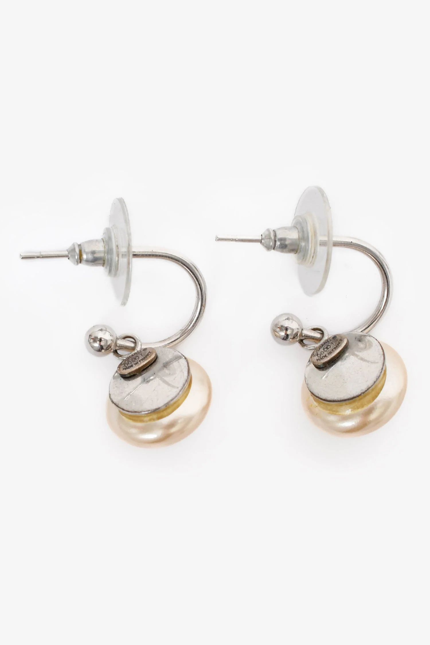 Pre-Loved Chanel™ 2000 Silver Toned Faux Pearl Drop Earrings - Image 3