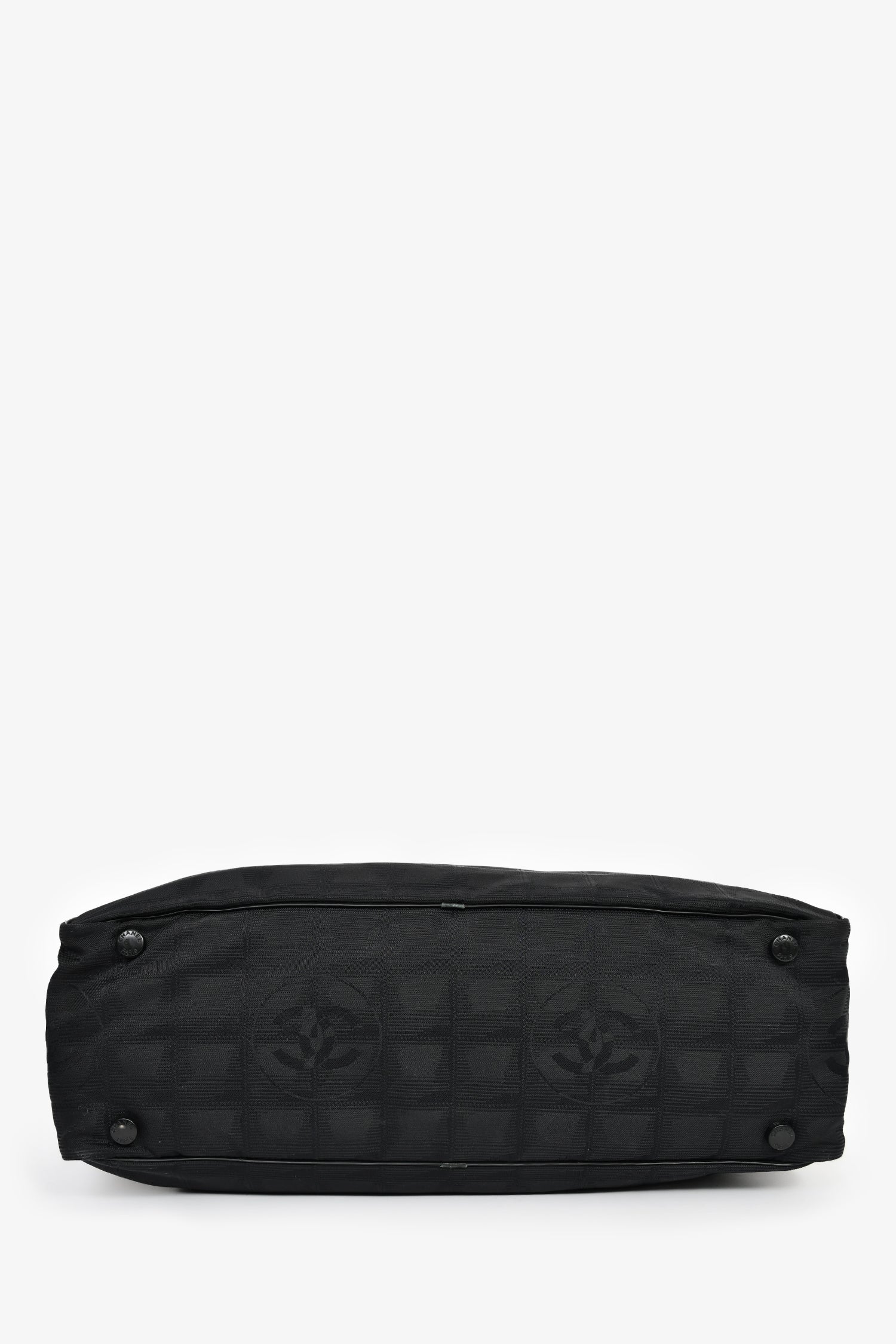 Pre-Loved Chanel™ 2002-03 Black Nylon Travel Ligne Shoulder Bag - Image 5