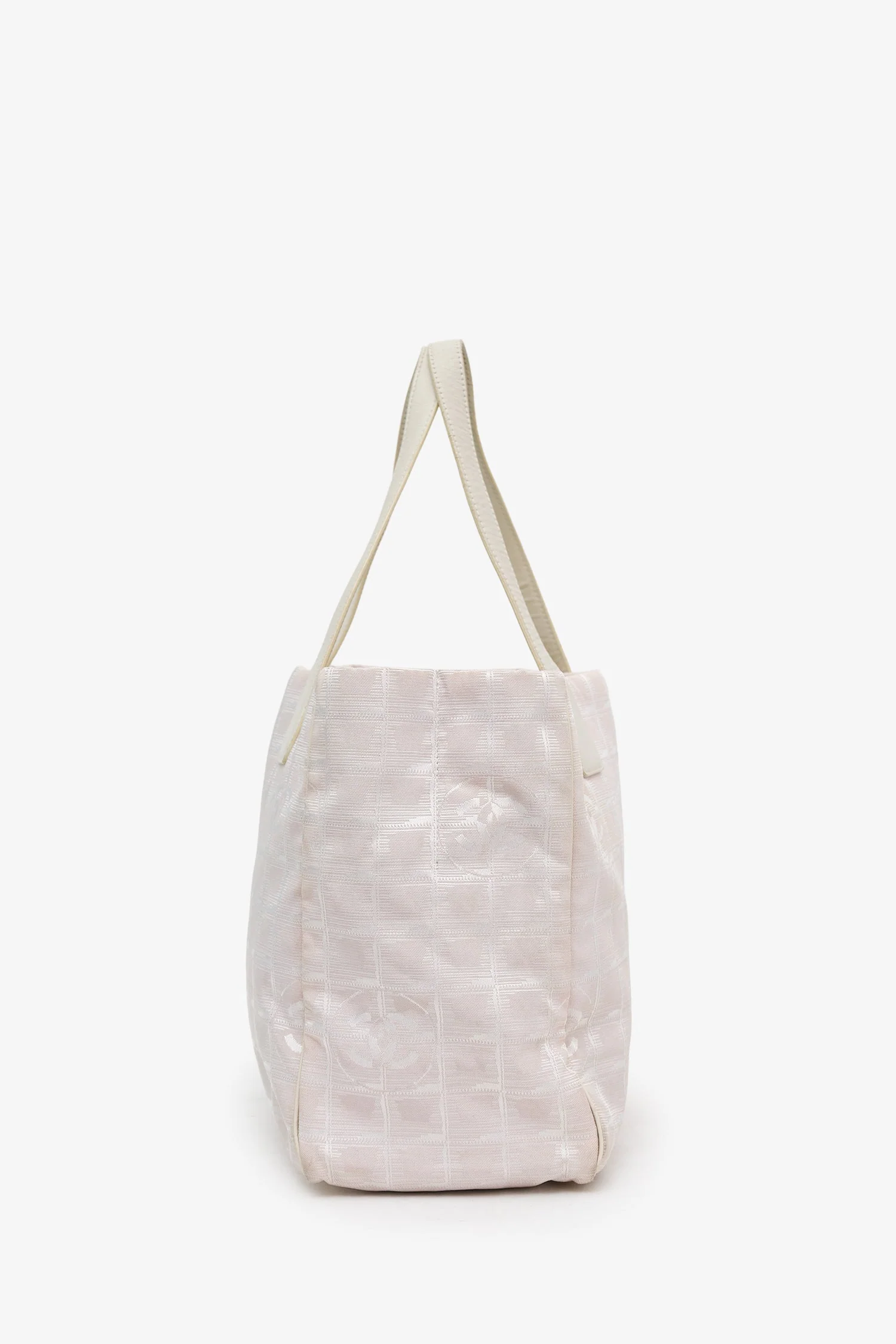 Pre-Loved Chanel™ 2002-3 Pink Canvas Travel Ligne CC Logo Tote - Image 4
