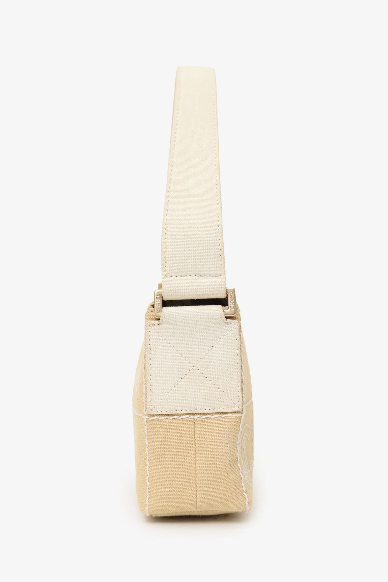 Pre-Loved Chanel™ 2003-04 Beige Canvas Chocolate Bar Mini Pochette - Image 4