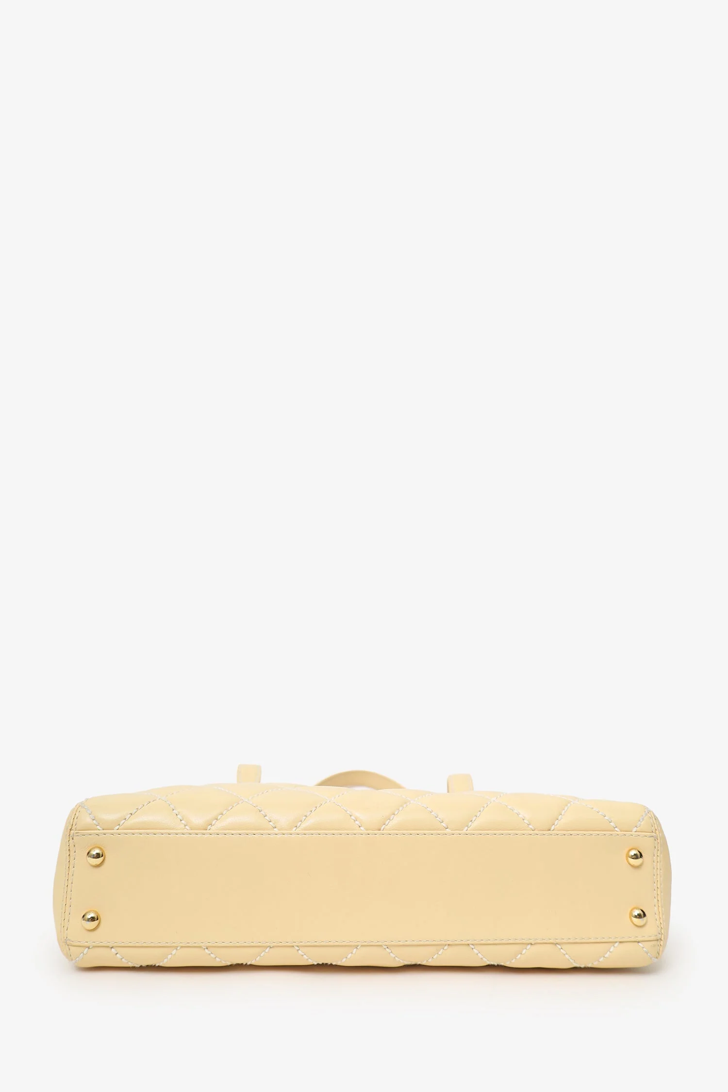 Pre-Loved Chanel™ 2004-05 Beige Leather Wild Stitch Surpique Tote Bag - Image 7