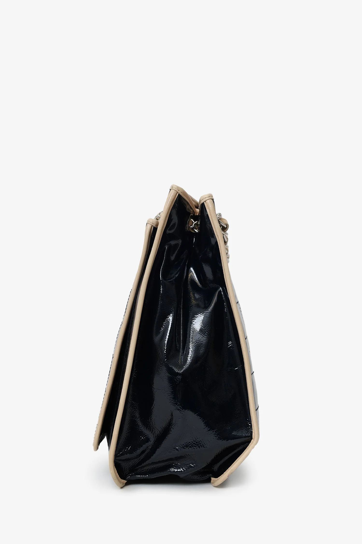 Pre-Loved Chanel™ 2006-08 Black Patent Leather Chocolate Bar Tote Bag - Image 3