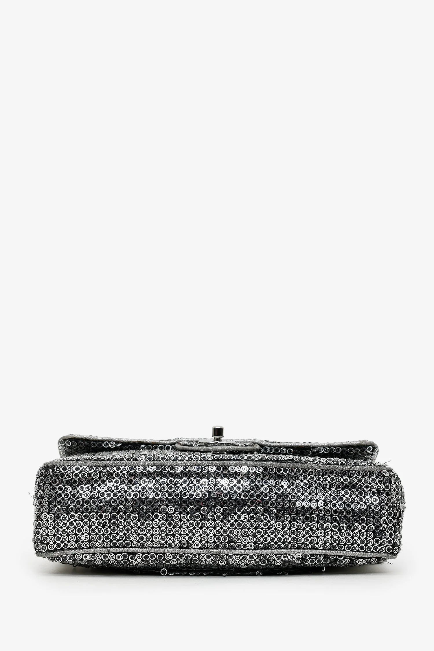 Pre-Loved Chanel™ 2006-08 Silver Metallic Sequin Classic Single Flap Bag - Image 5