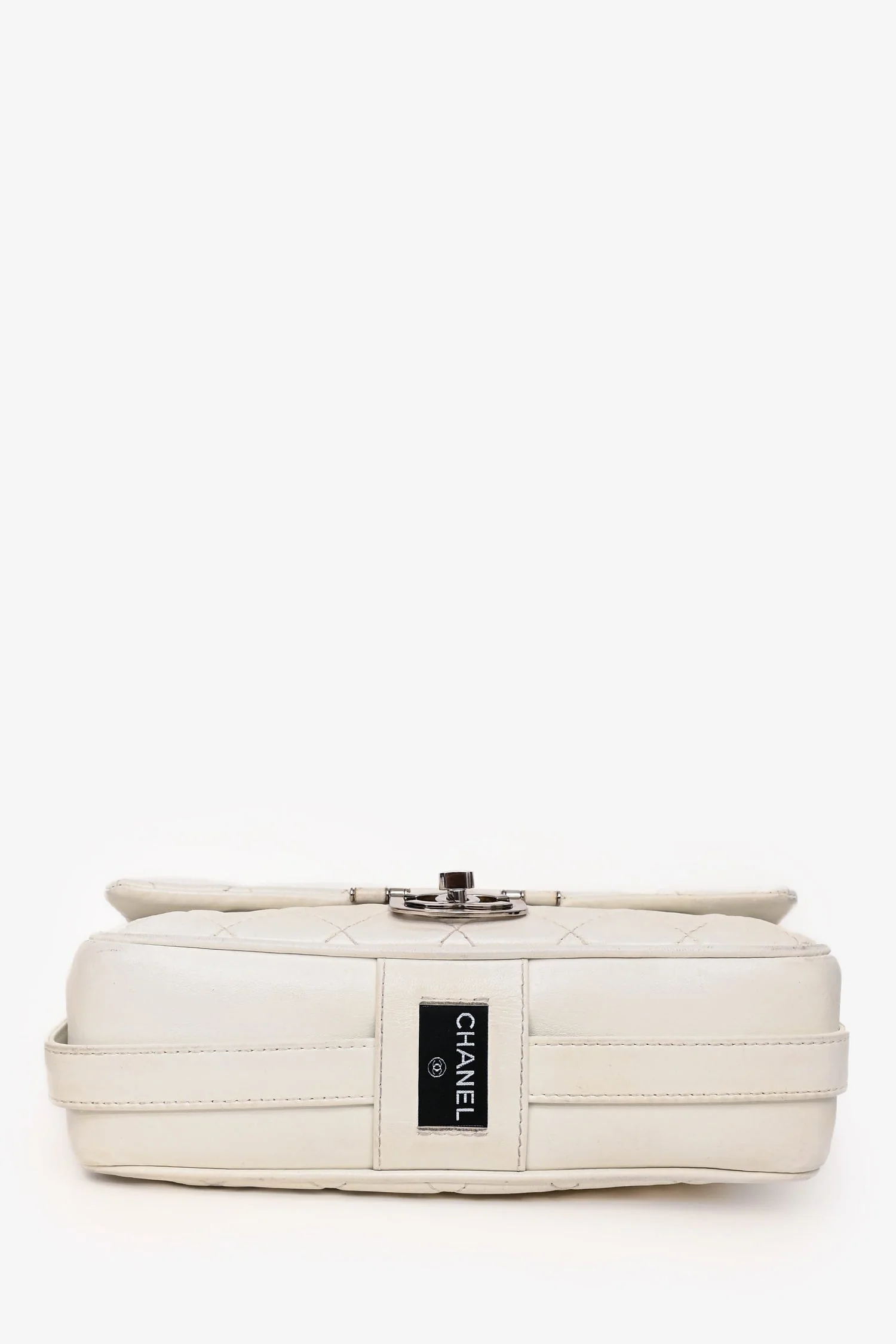 Pre-Loved Chanel™ 2006-08 White Lambskin Leather Icon Flap Bag - Image 5