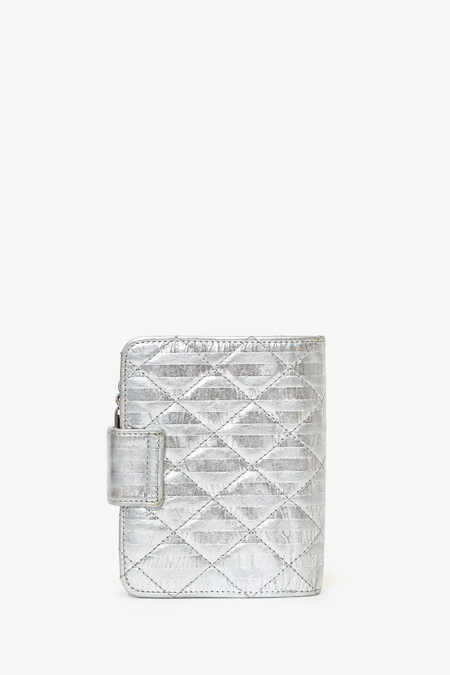 Pre-Loved Chanel™ 2008-09 Silver Metallic 2.55 Reissue Wallet - Image 4