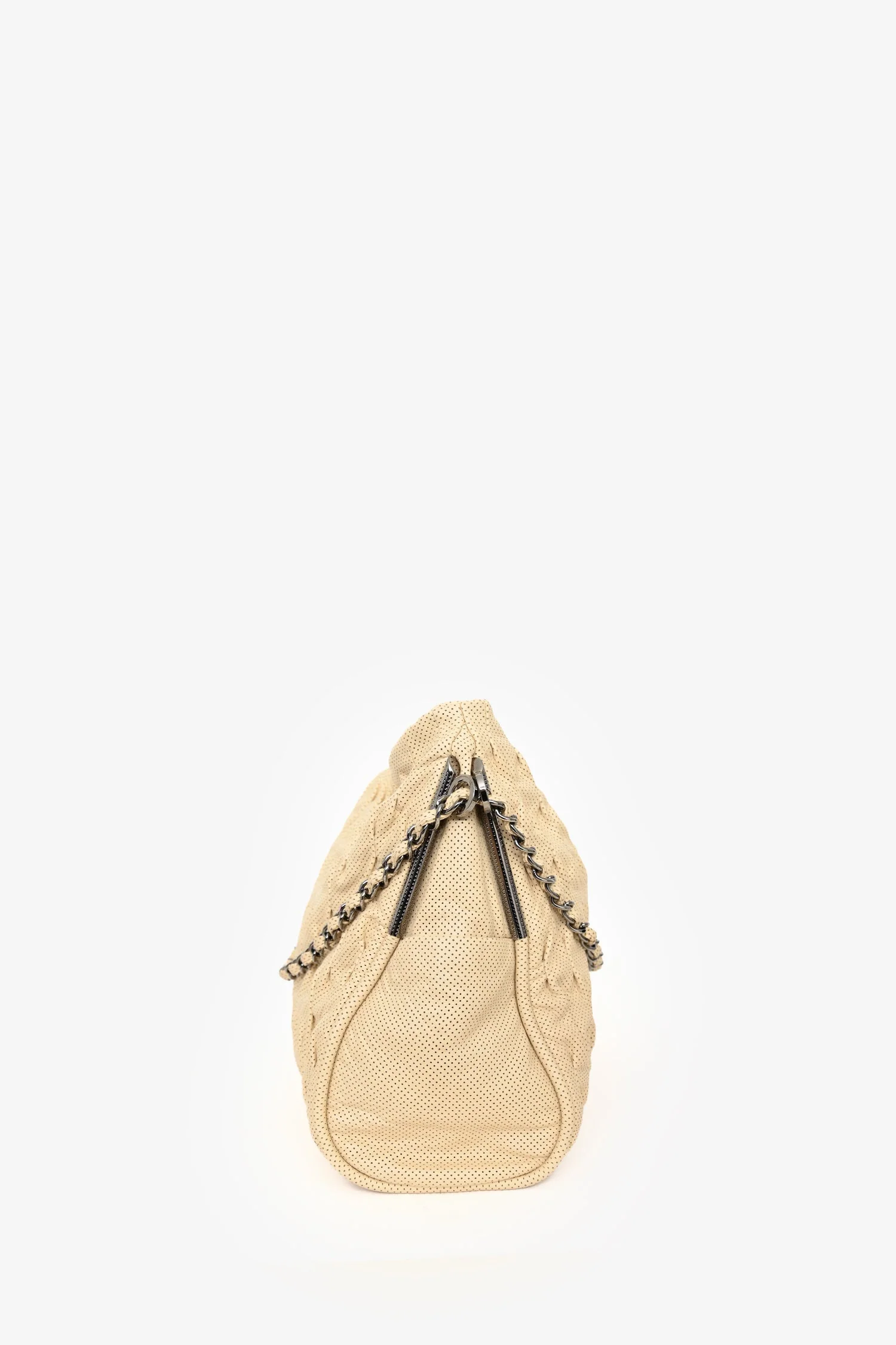 Chanel™ 2008-2009 Cream Perforated Pleated Leather Chain Shoulder Bag (Pre-Loved ) - Image 2