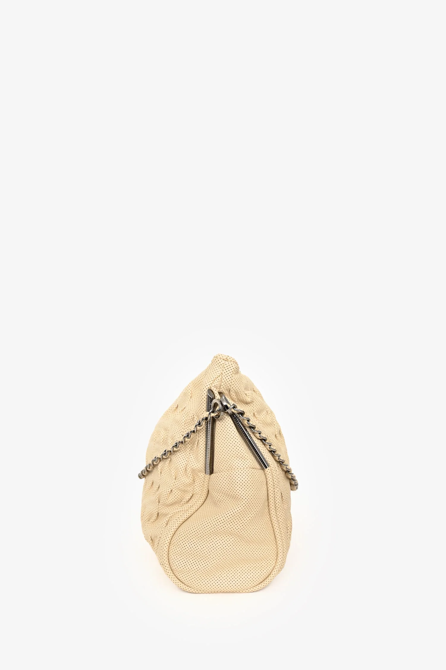 Chanel™ 2008-2009 Cream Perforated Pleated Leather Chain Shoulder Bag (Pre-Loved ) - Image 4
