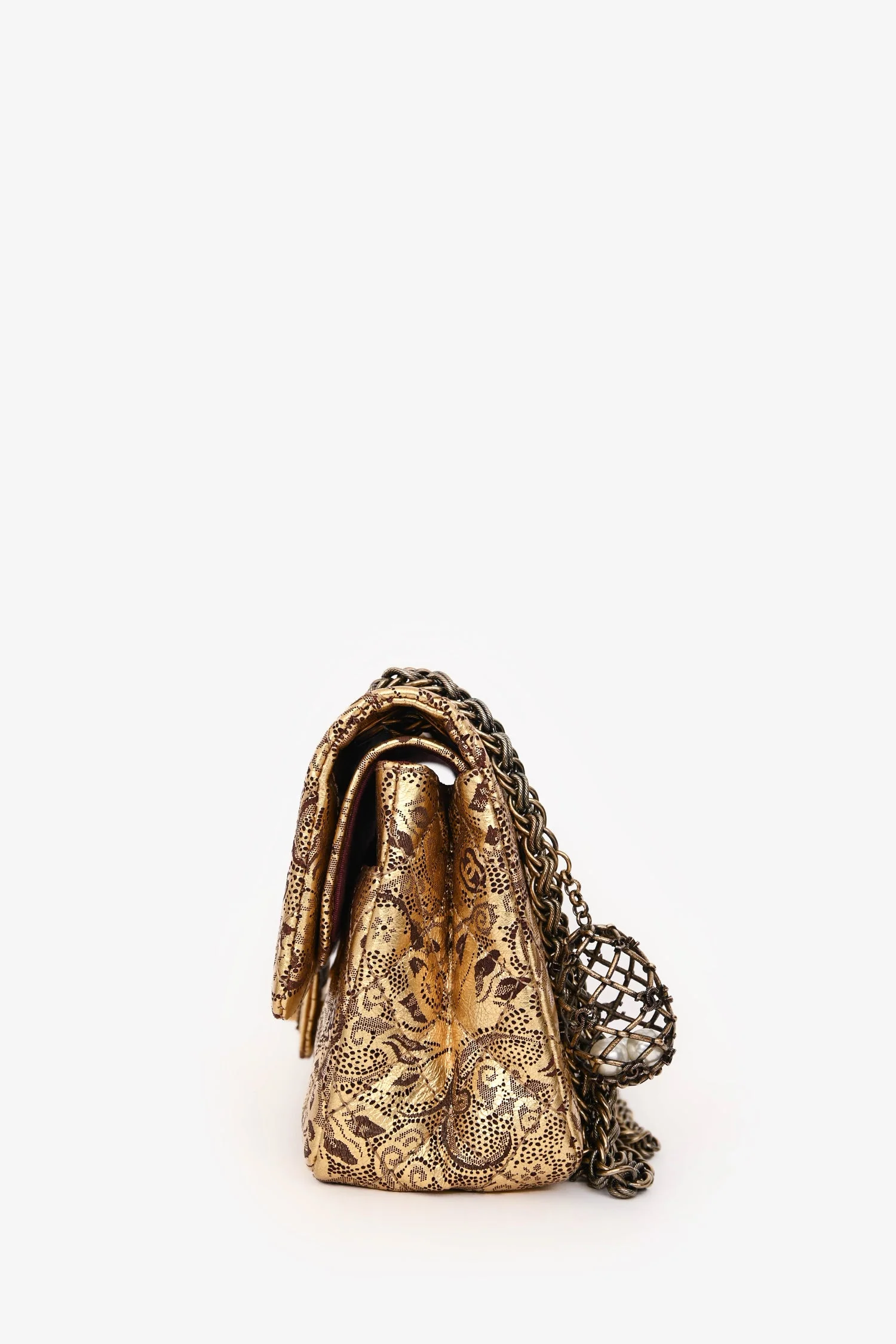 Pre-Loved Chanel™ 2008-2009 Gold Metallic Leather Paris-Moscow Classic 2.55 Flap Bag - Image 4