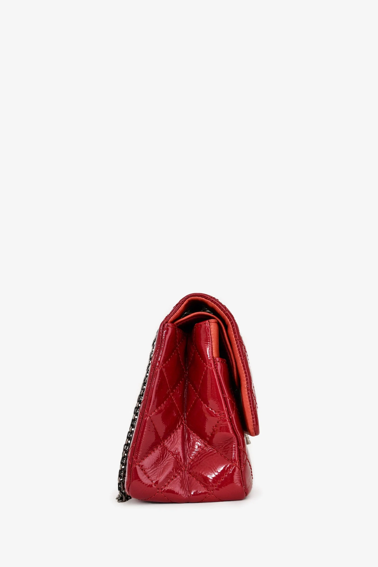Pre-Loved Chanel™ 2010-11 Red Patent Leather Reissue 266 2.55 Flap Bag - Image 2