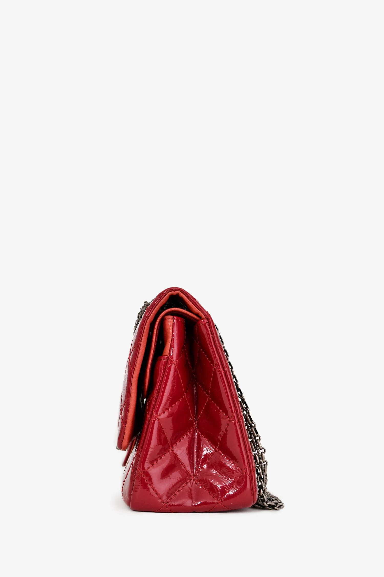 Pre-Loved Chanel™ 2010-11 Red Patent Leather Reissue 266 2.55 Flap Bag - Image 4