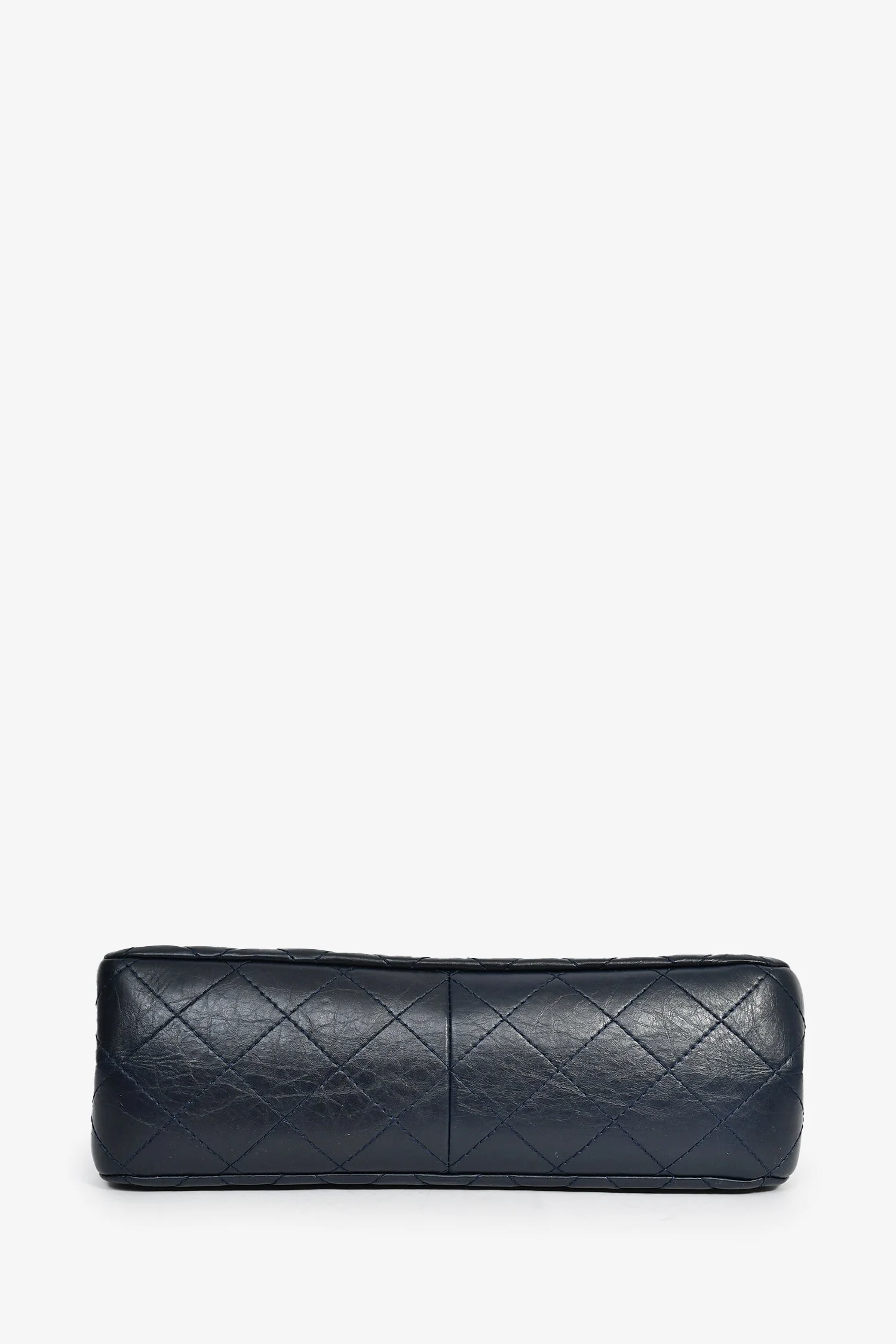 Pre-Loved Chanel™ 2011-12 Navy Quilted Lambskin 227 Maxi Reissue Flap Shoulder Bag - Image 5