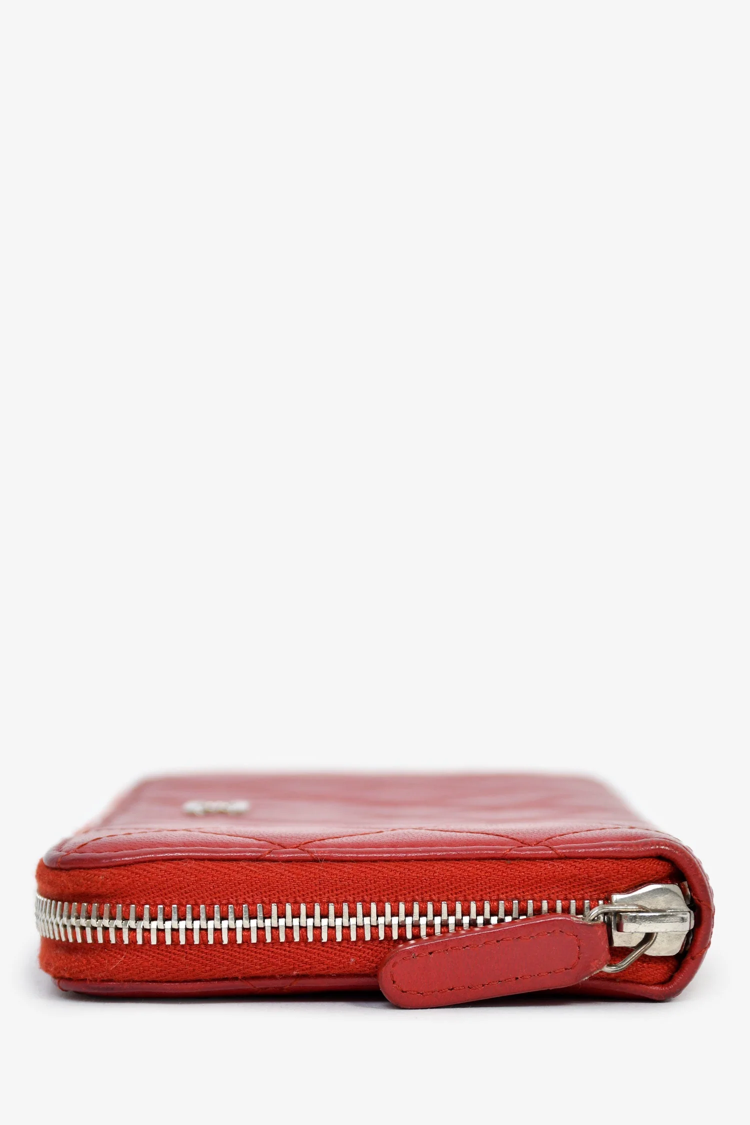 Pre-Loved Chanel™ 2011-12 Red Lambskin Zip Long Wallet - Image 4