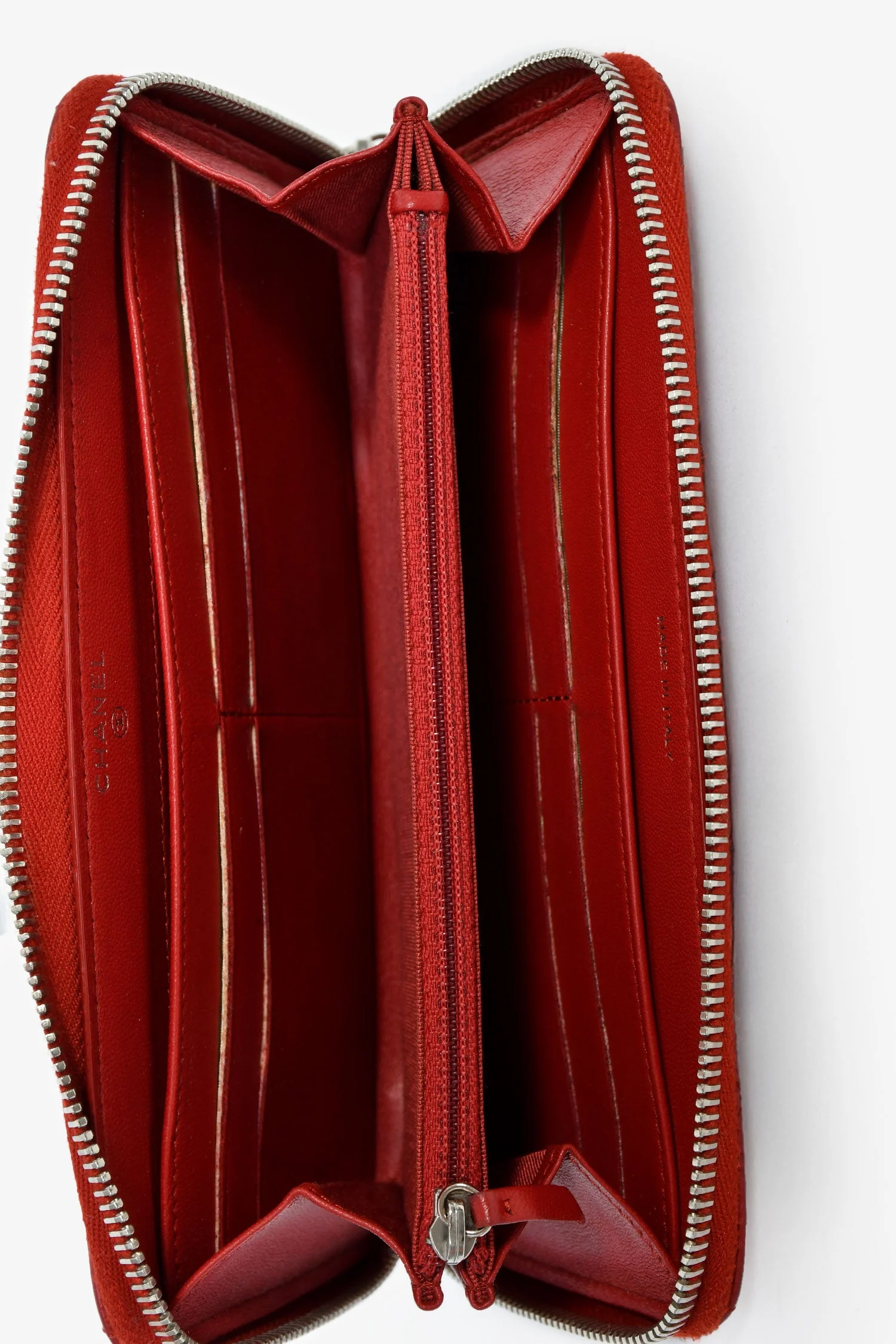 Pre-Loved Chanel™ 2011-12 Red Lambskin Zip Long Wallet - Image 6