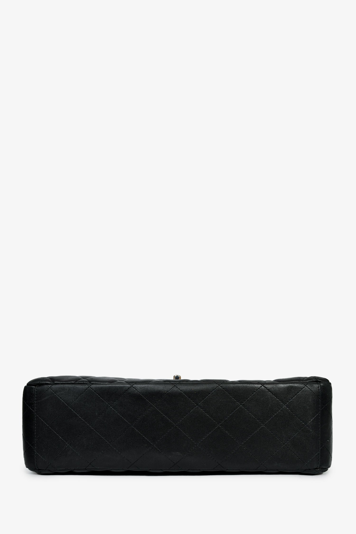 Pre-Loved Chanel™ 2011 Black Lambskin Maxi Single Flap Shoulder Bag - Image 5
