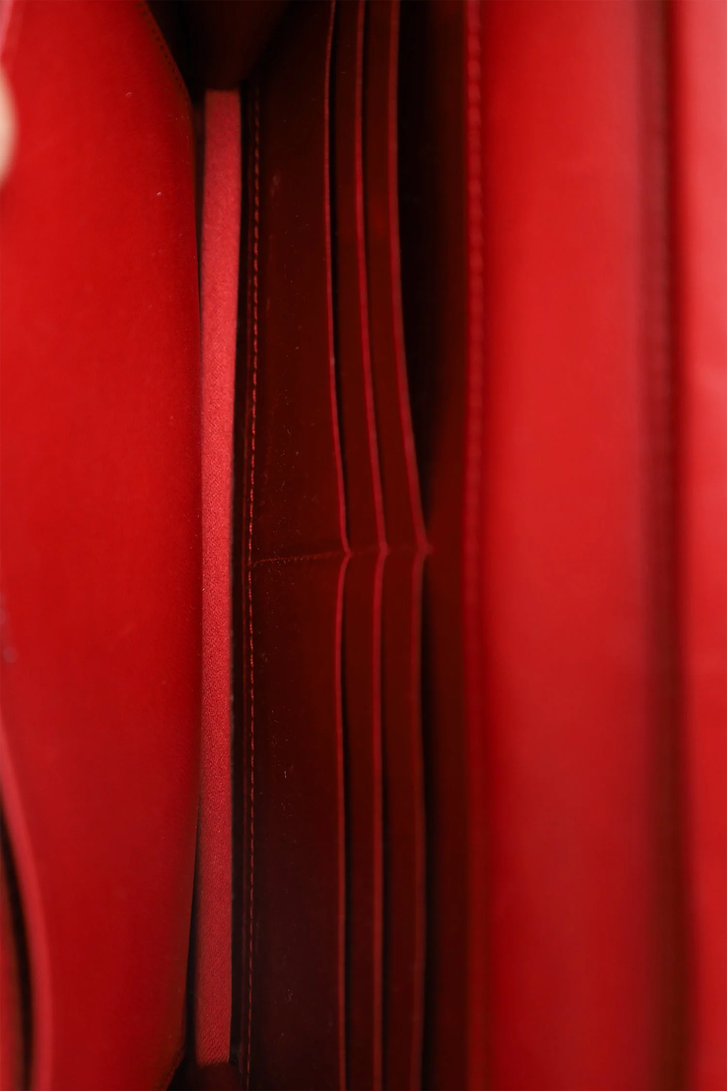 Pre-Loved Chanel™ 2011 Red Lambskin Leather Camellia Classic Wallet on Chain - Image 7