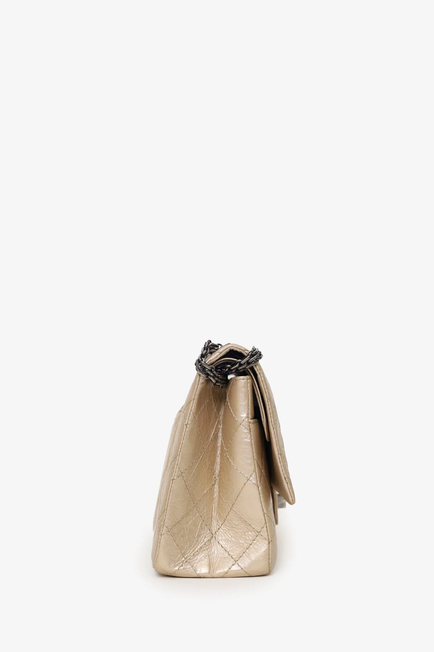 Pre-Loved Chanel™ 2012-13 Beige Metallic Aged Calfskin 2.55 Reissue Flap Bag - Image 3