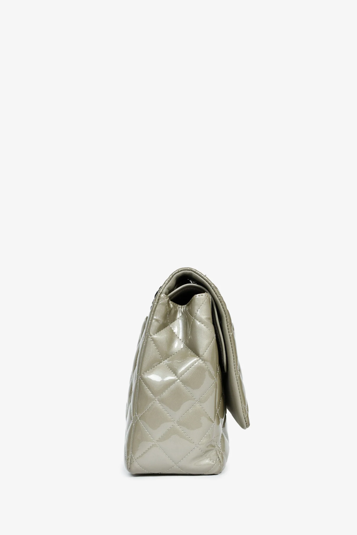 Pre-Loved Chanel™ 2012/13 Grey Patent Quilted Maxi Double Flap Shoulder Bag - Image 3