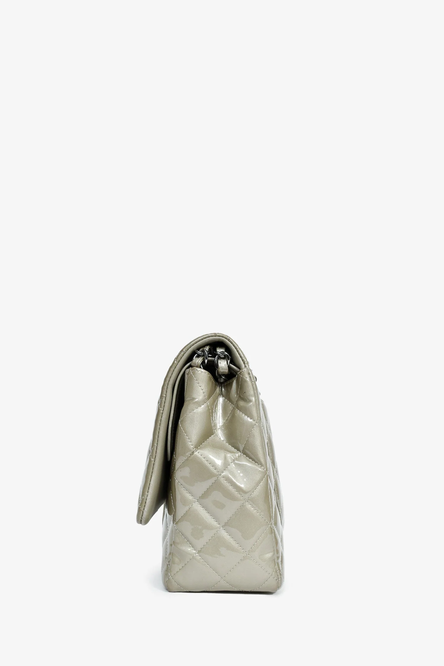 Pre-Loved Chanel™ 2012/13 Grey Patent Quilted Maxi Double Flap Shoulder Bag - Image 4