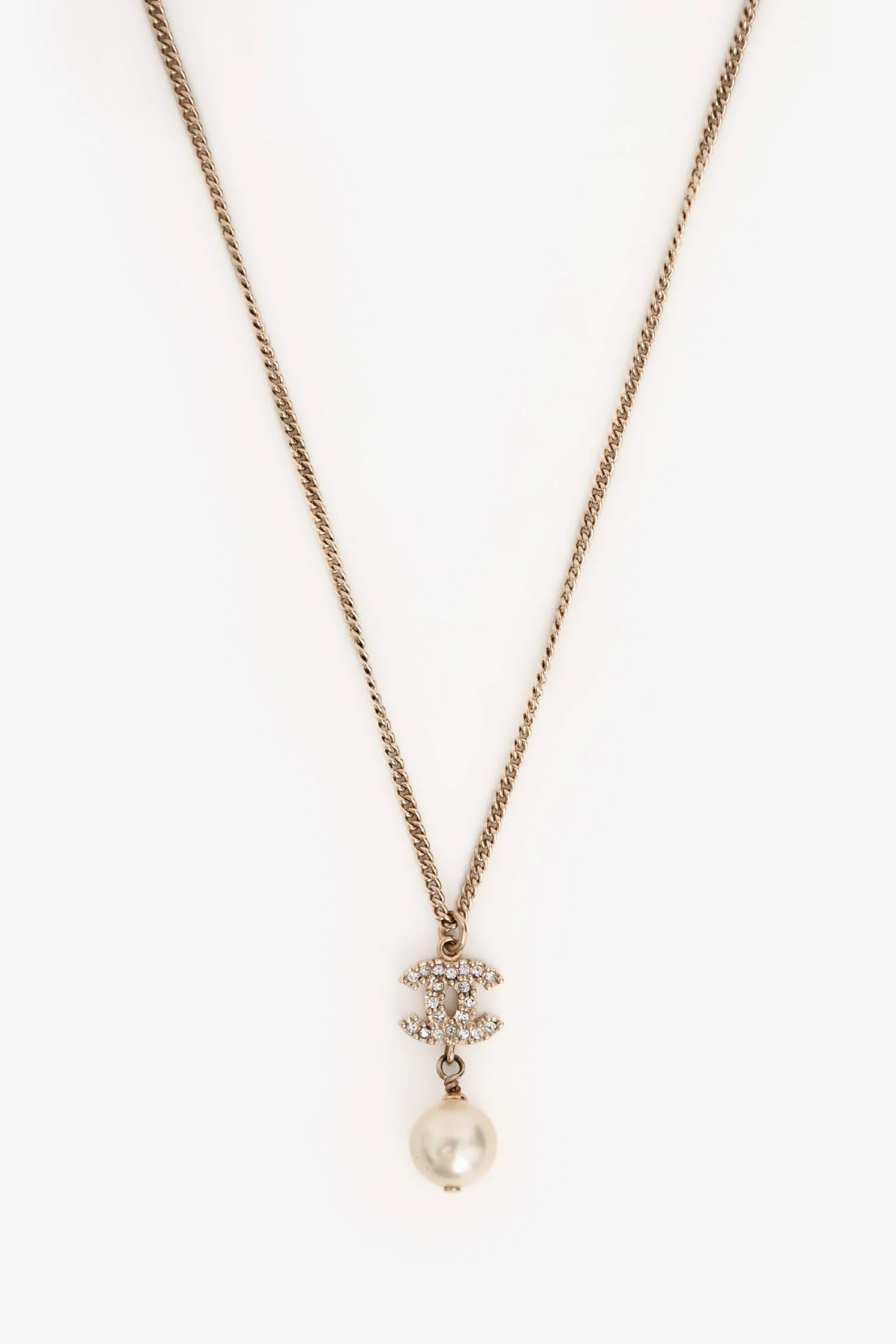 Pre-Loved Chanel™ 2012 Gold Tone Metal/Faux Pearl CC Pendant Necklace - Image 3