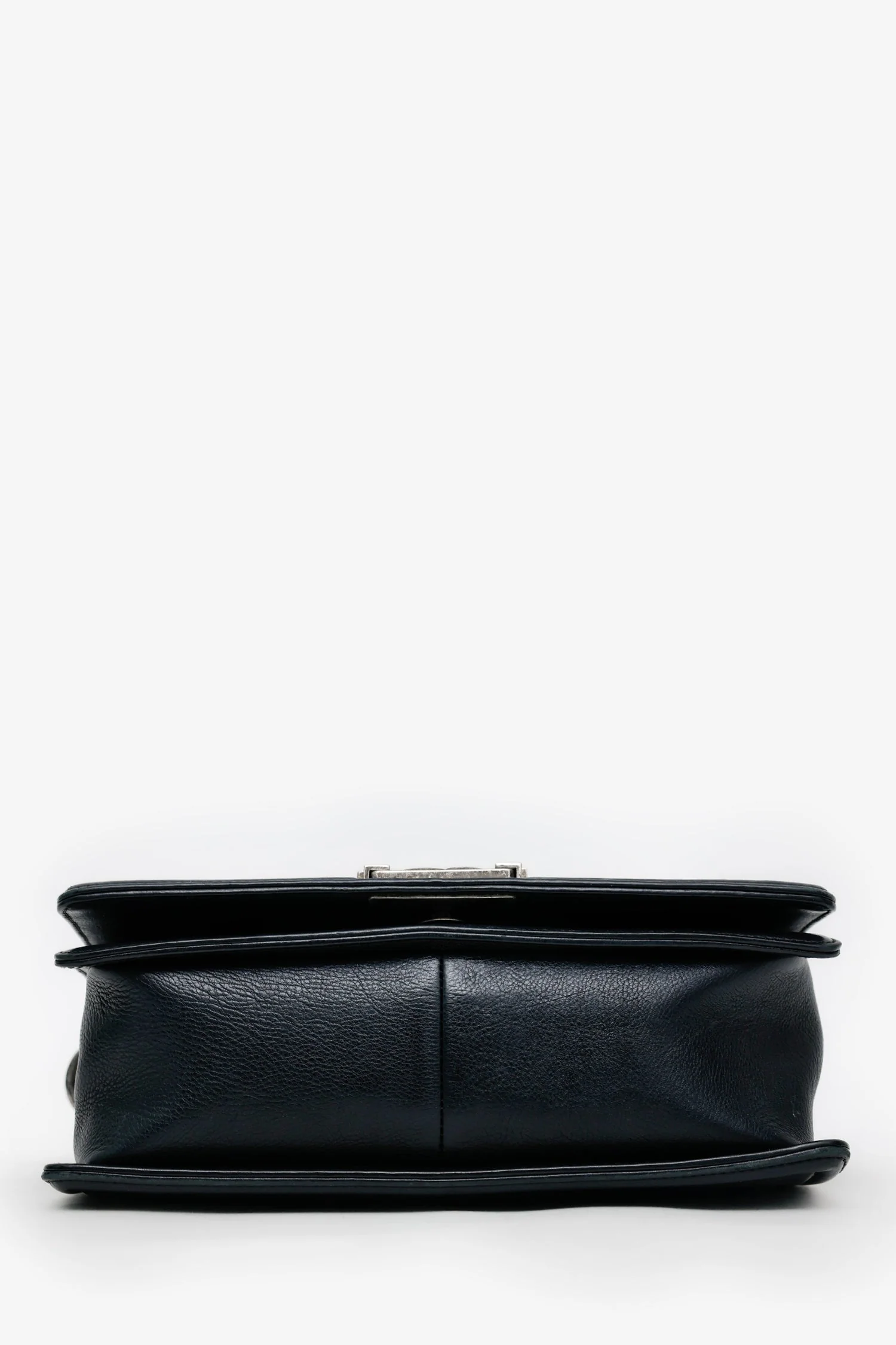 Pre-Loved Chanel™ 2013-14 Black Lambskin Medium Boy Bag - Image 5