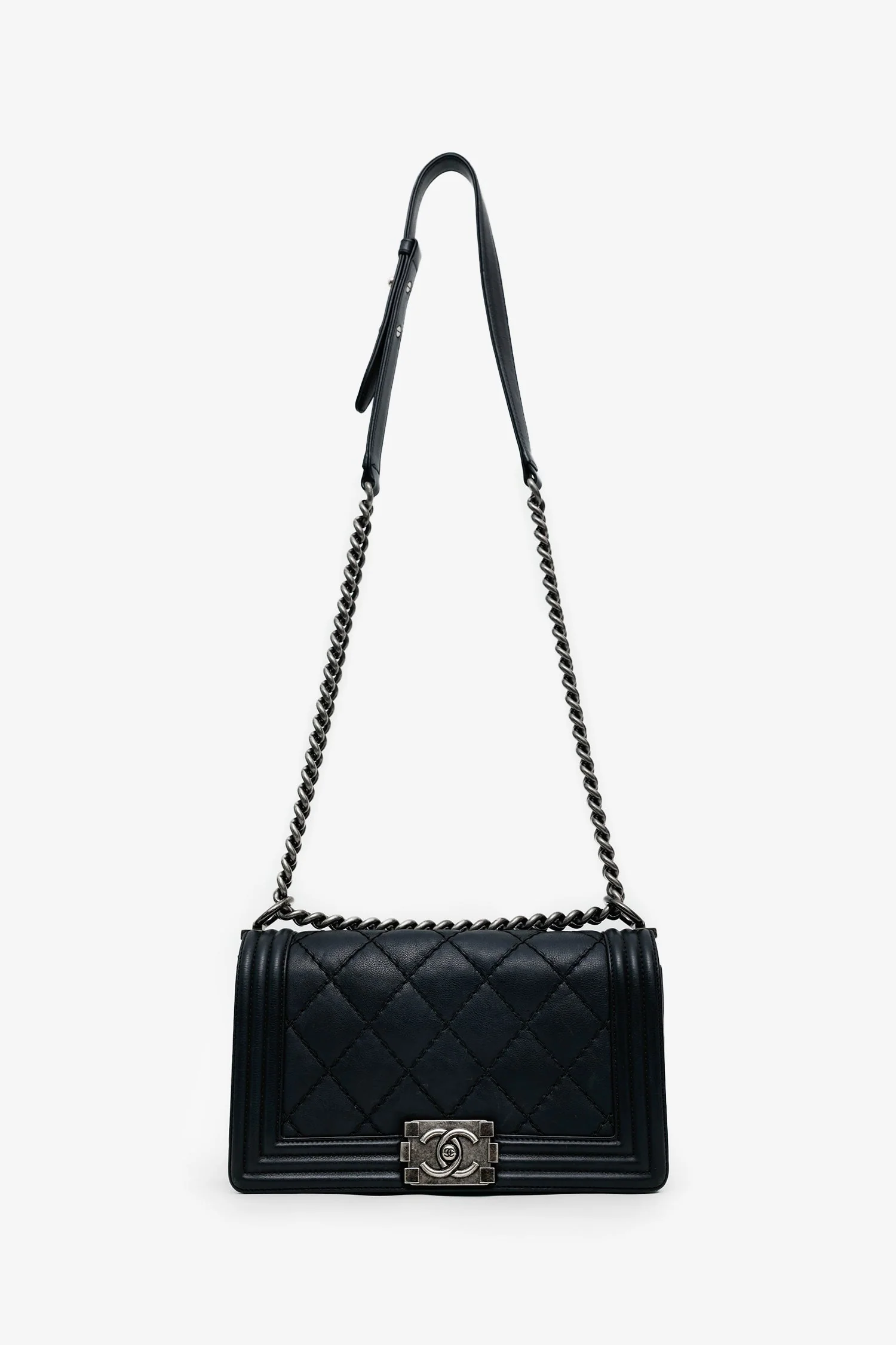 Pre-Loved Chanel™ 2013-14 Black Lambskin Medium Boy Bag - Image 7