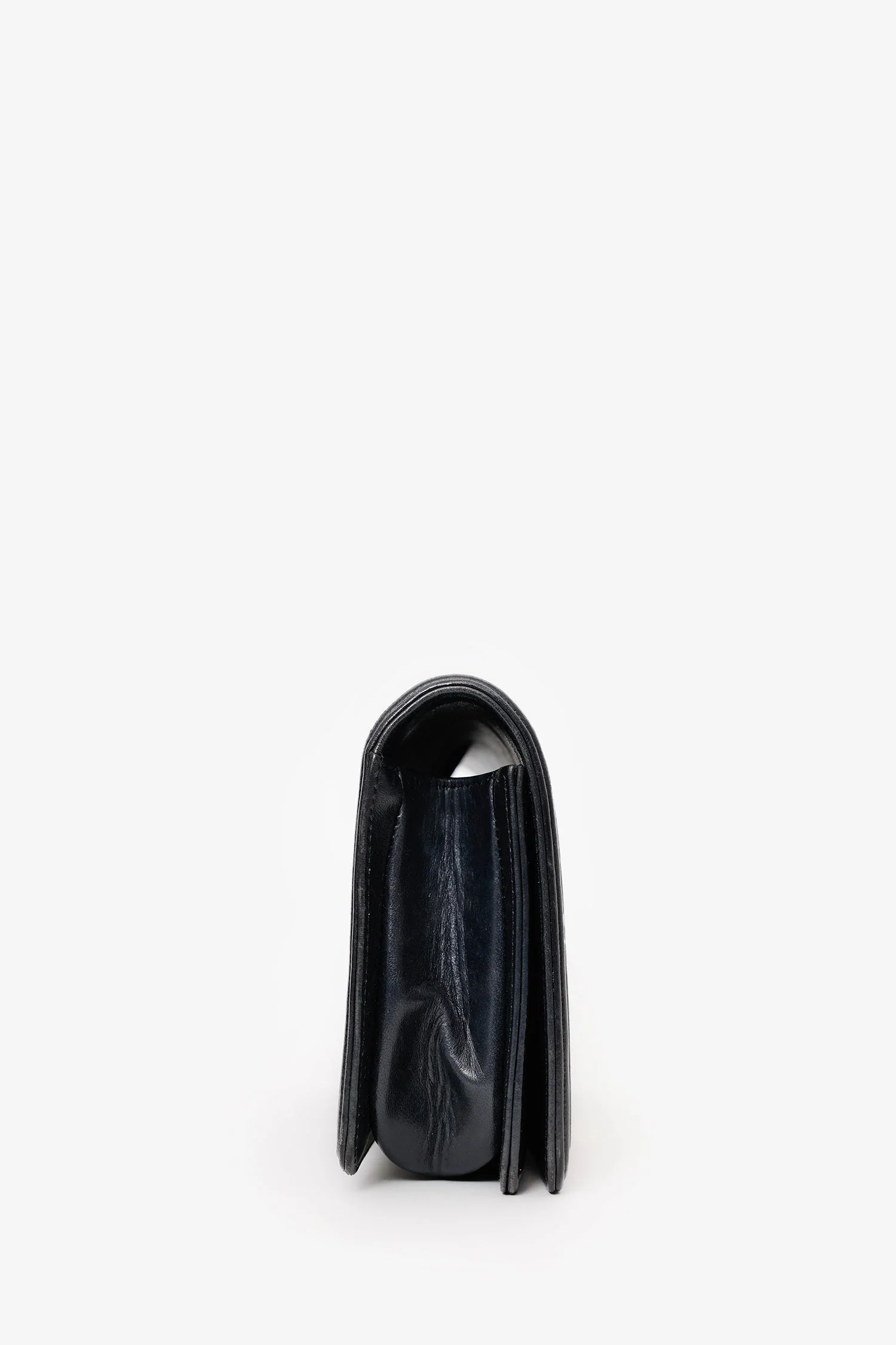 Pre-Loved Chanel™ 2014-15 Black Quilted Lambskin Jumbo Boy Flap Clutch - Image 3
