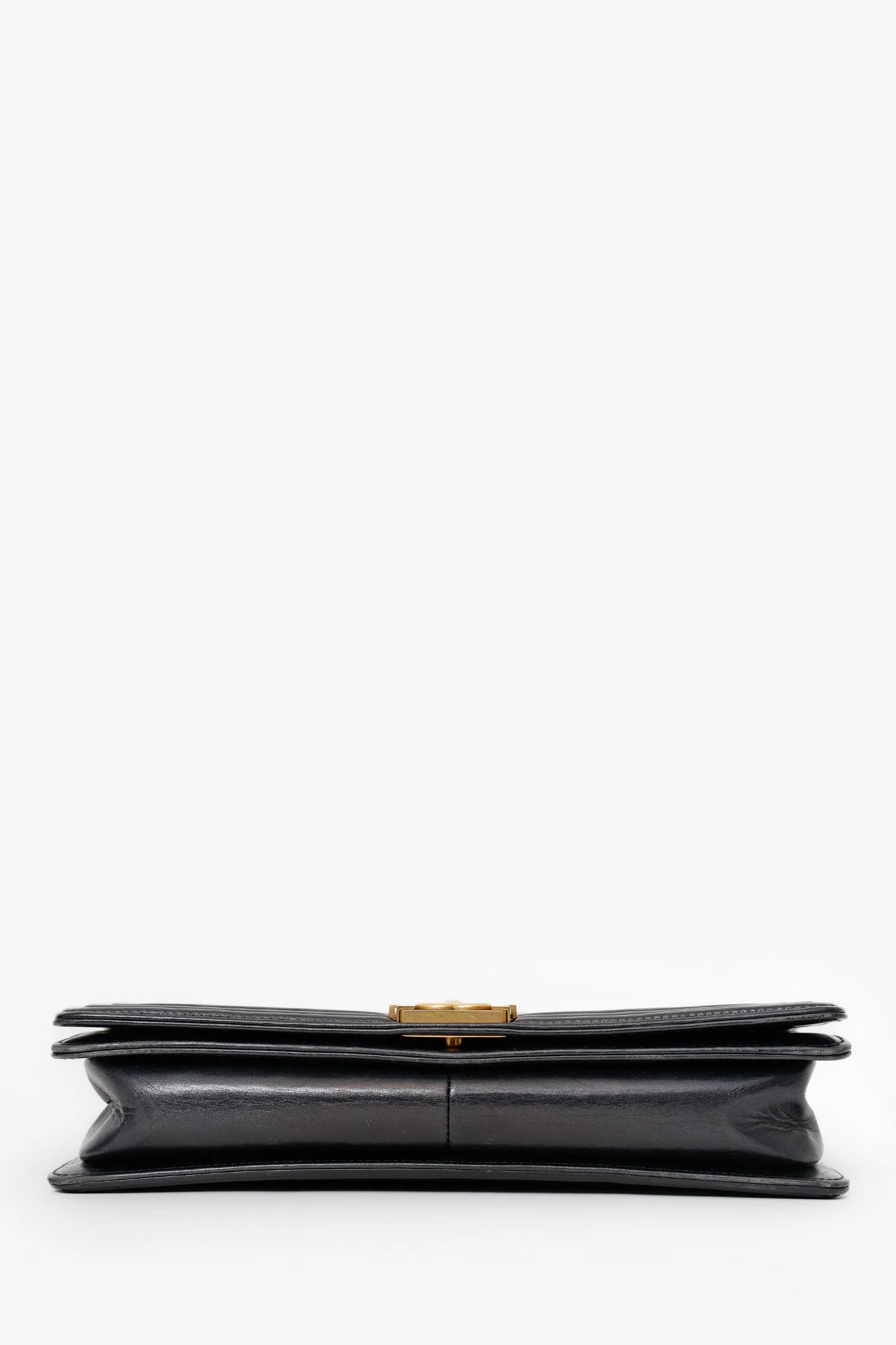 Pre-Loved Chanel™ 2014-15 Black Quilted Lambskin Jumbo Boy Flap Clutch - Image 5
