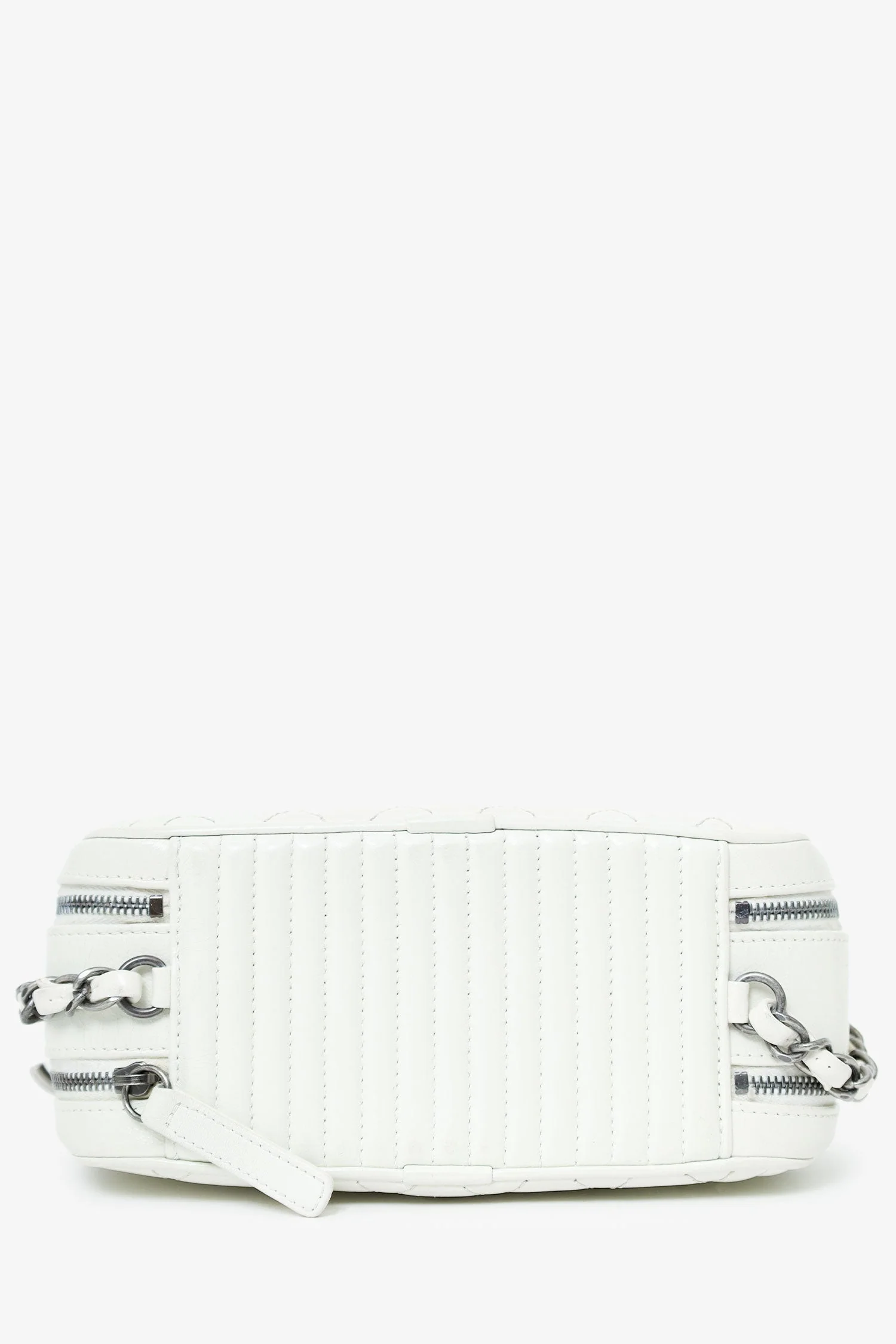 Pre-Loved Chanel™ 2014-15 White Quilted Lambskin Leather Coco Boy Camera Bag - Image 5
