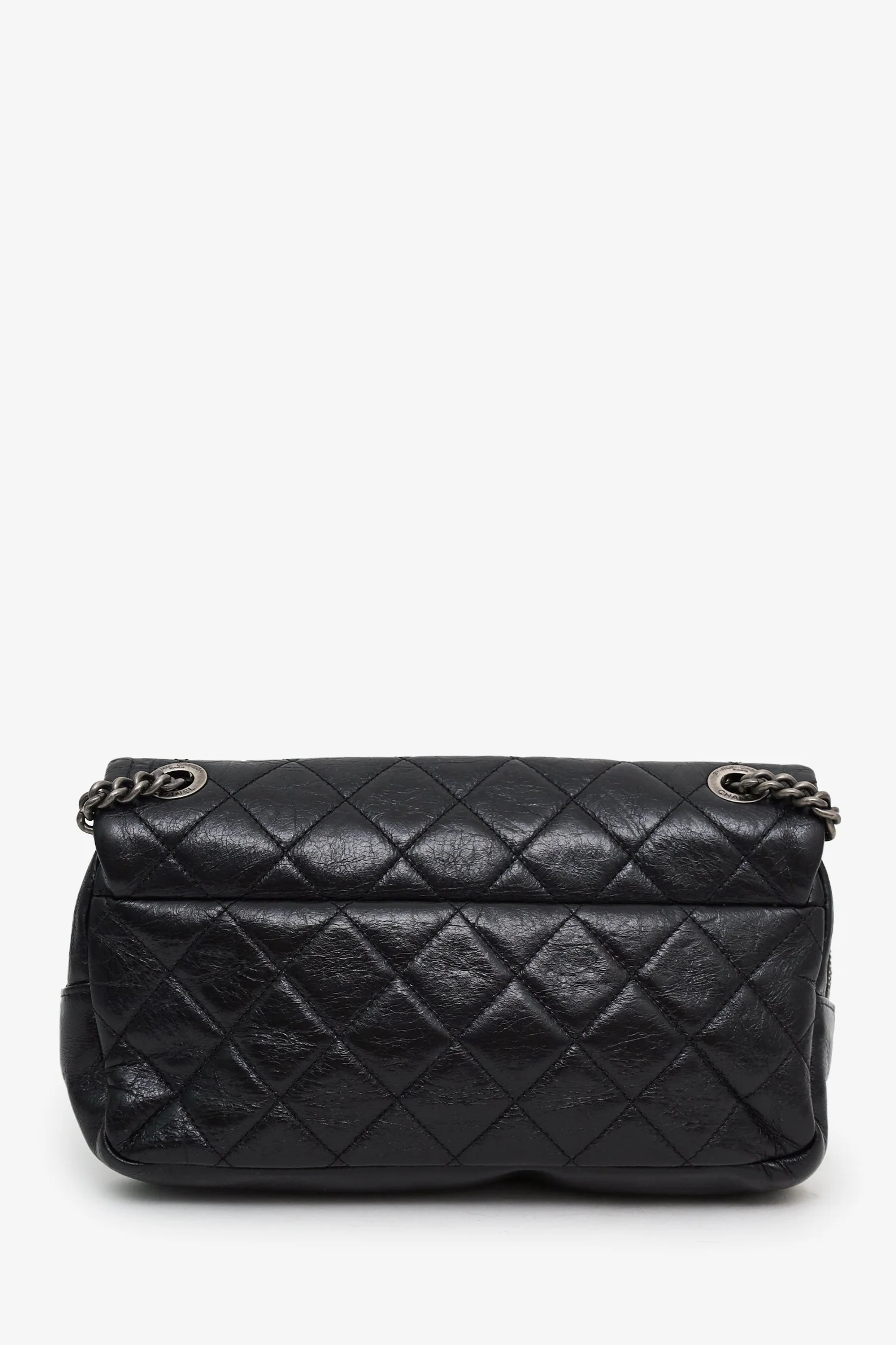 Pre-Loved Chanel™ 2014 Black Glazed Quilted Leather Easy Medium Flap Bag - Image 2