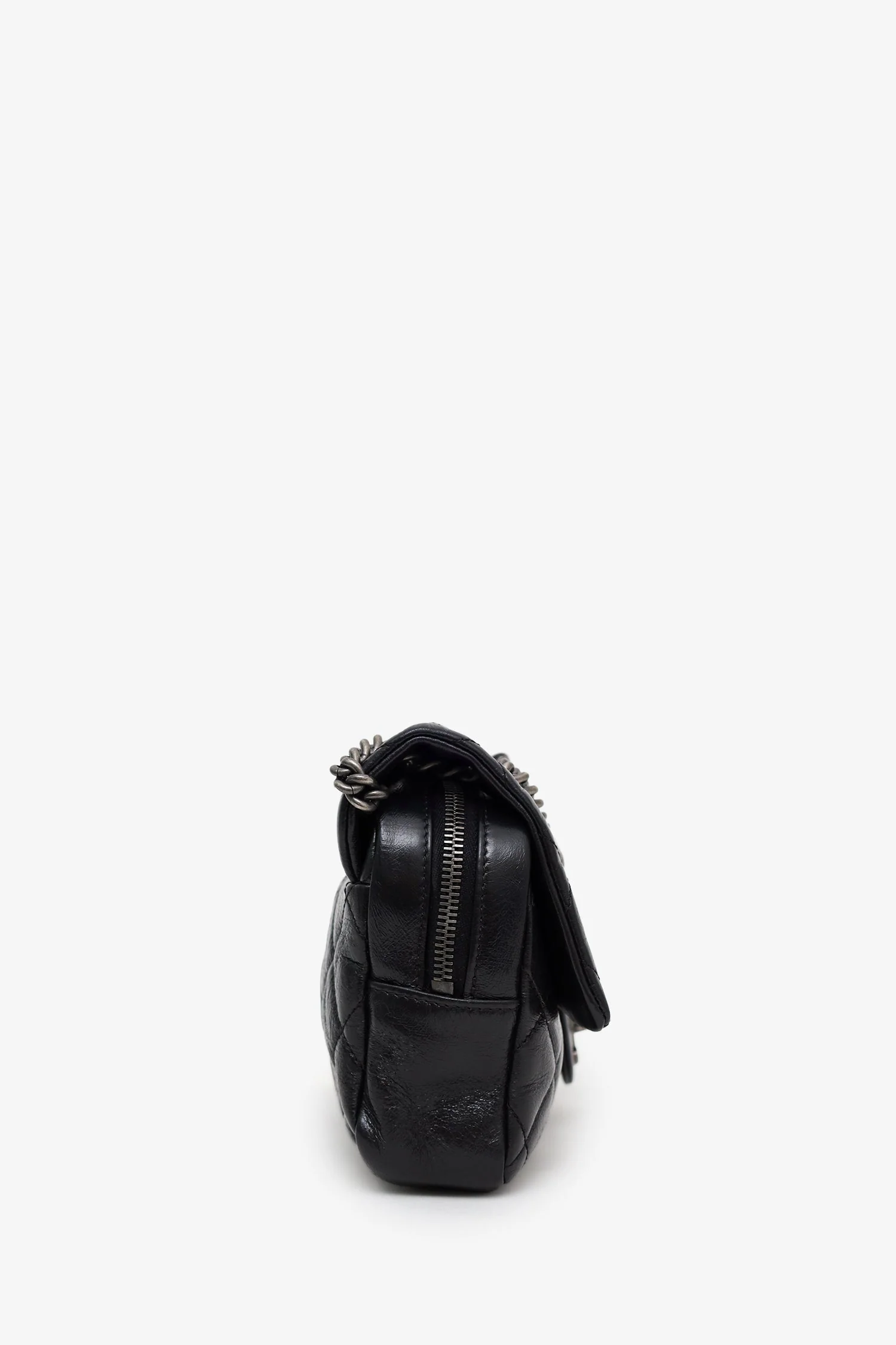 Pre-Loved Chanel™ 2014 Black Glazed Quilted Leather Easy Medium Flap Bag - Image 3
