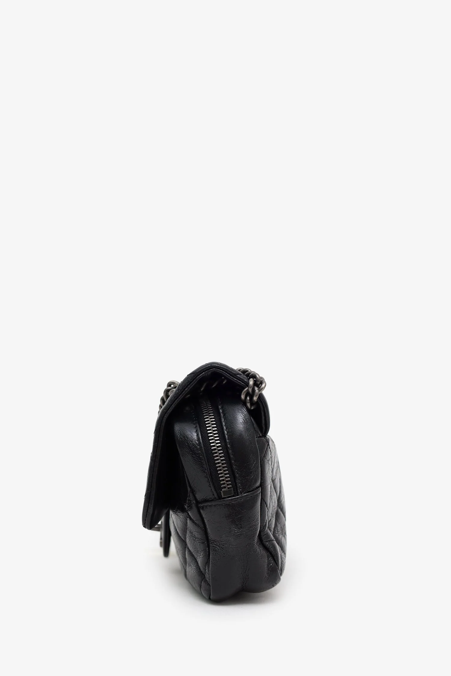 Pre-Loved Chanel™ 2014 Black Glazed Quilted Leather Easy Medium Flap Bag - Image 4