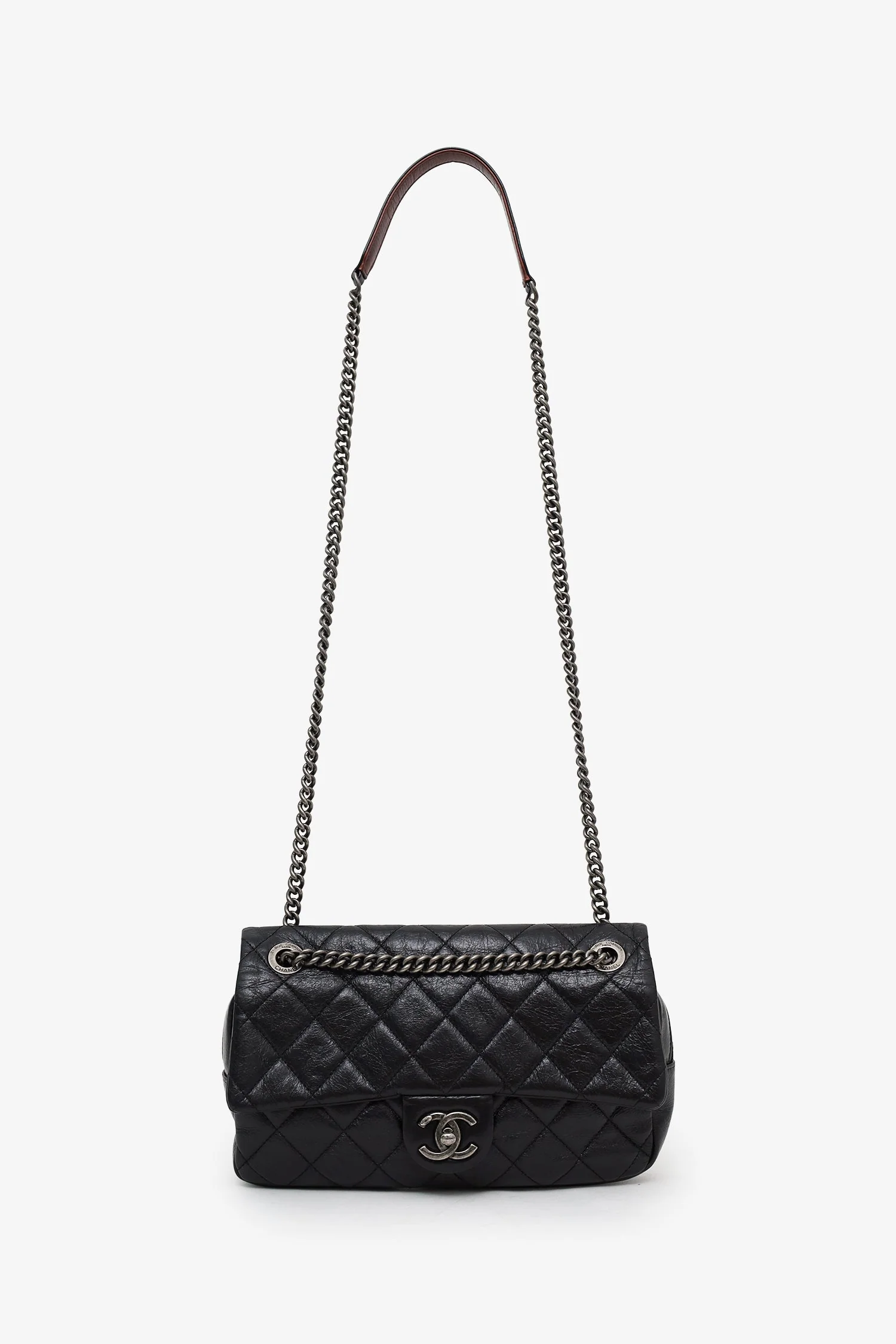 Pre-Loved Chanel™ 2014 Black Glazed Quilted Leather Easy Medium Flap Bag - Image 6