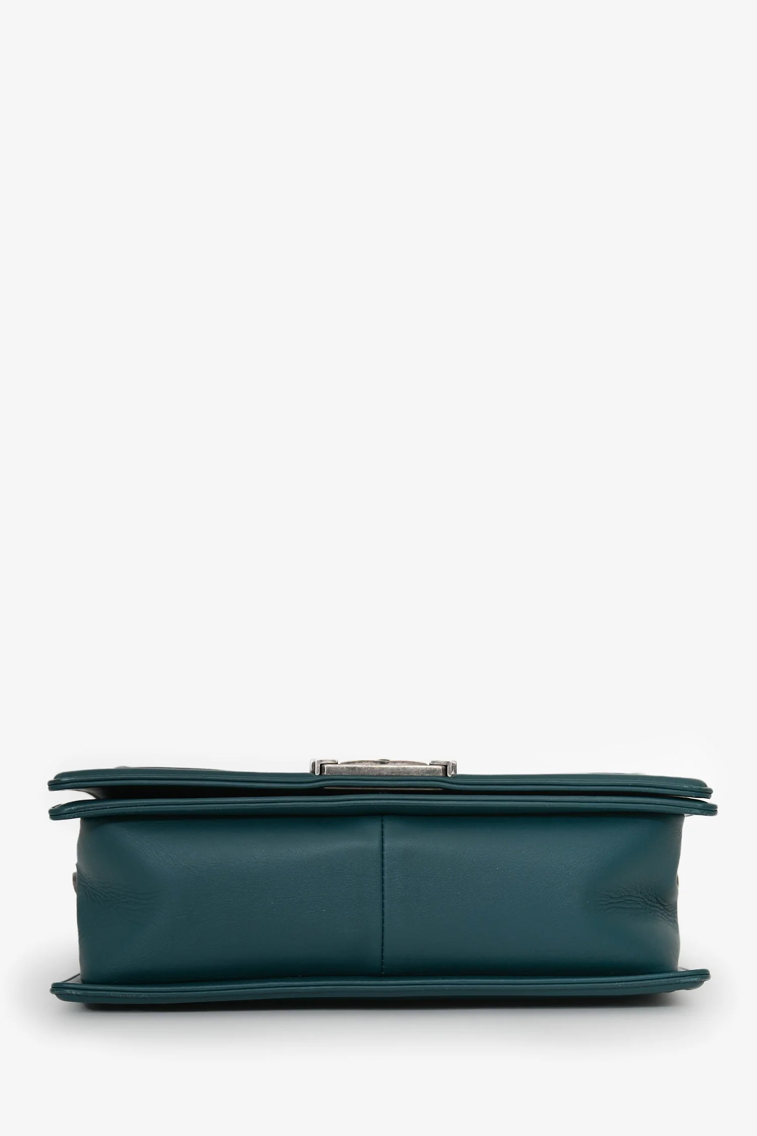 Pre-Loved Chanel™ 2014 Green Lambskin Old Medium Boy Bag SHW - Image 5